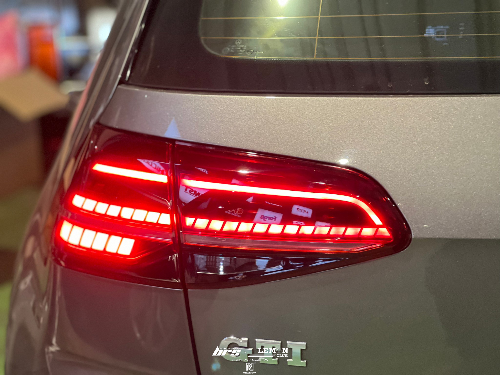 Volkswagen Golf 7 安裝 7改7.5紅線魚眼大燈總成+7改7.5代副廠流水LED尾燈