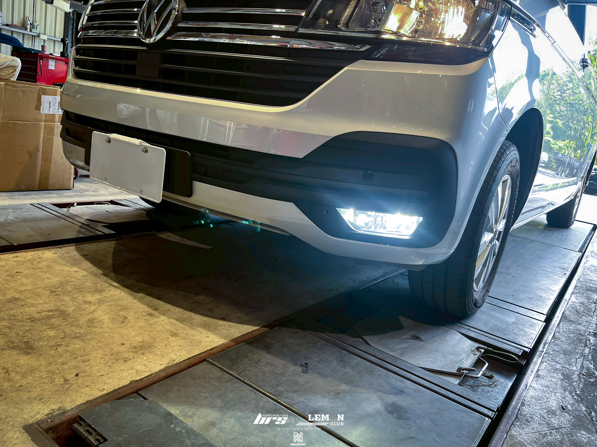 Volkswagen T6.1 Caravelle 安裝 副廠霧燈總成+HIGHLIGHT H11 高階款LED三色霧燈