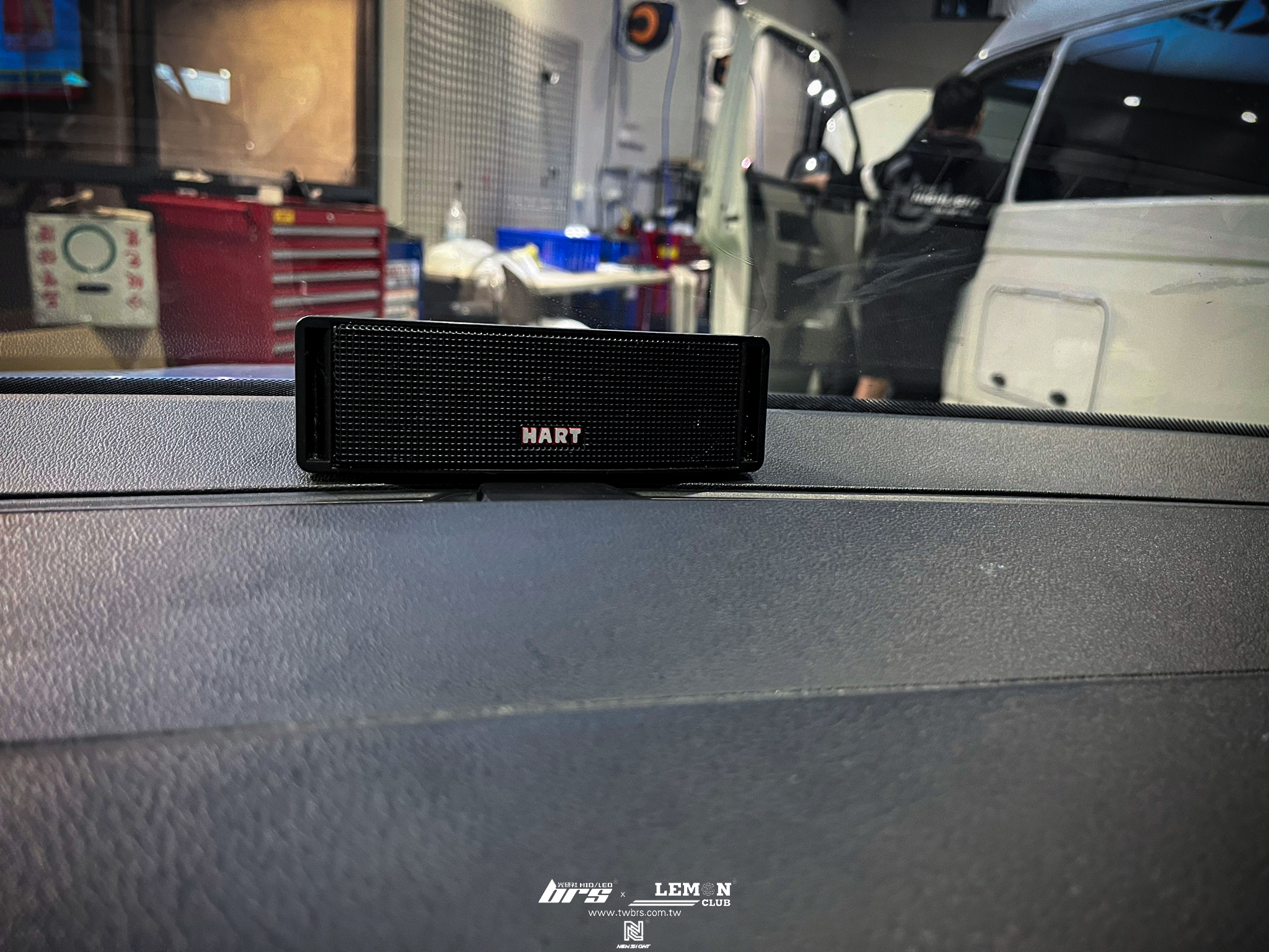 Skoda Rapid 安裝 排檔線接頭+美國HART兩音路中置揚聲器