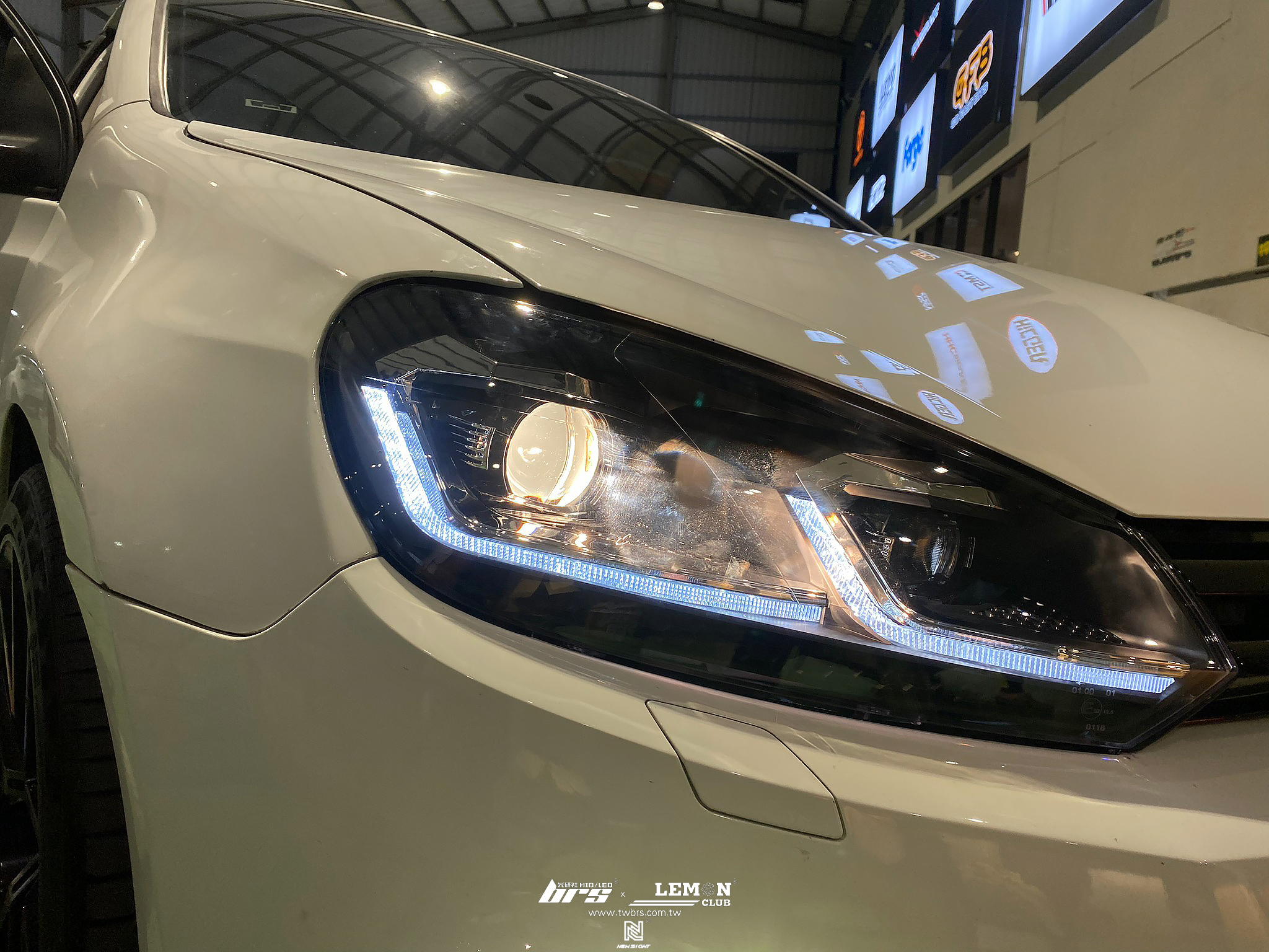 Volkswagen Golf 6 安裝 6改7.5銀線魚眼大燈總成