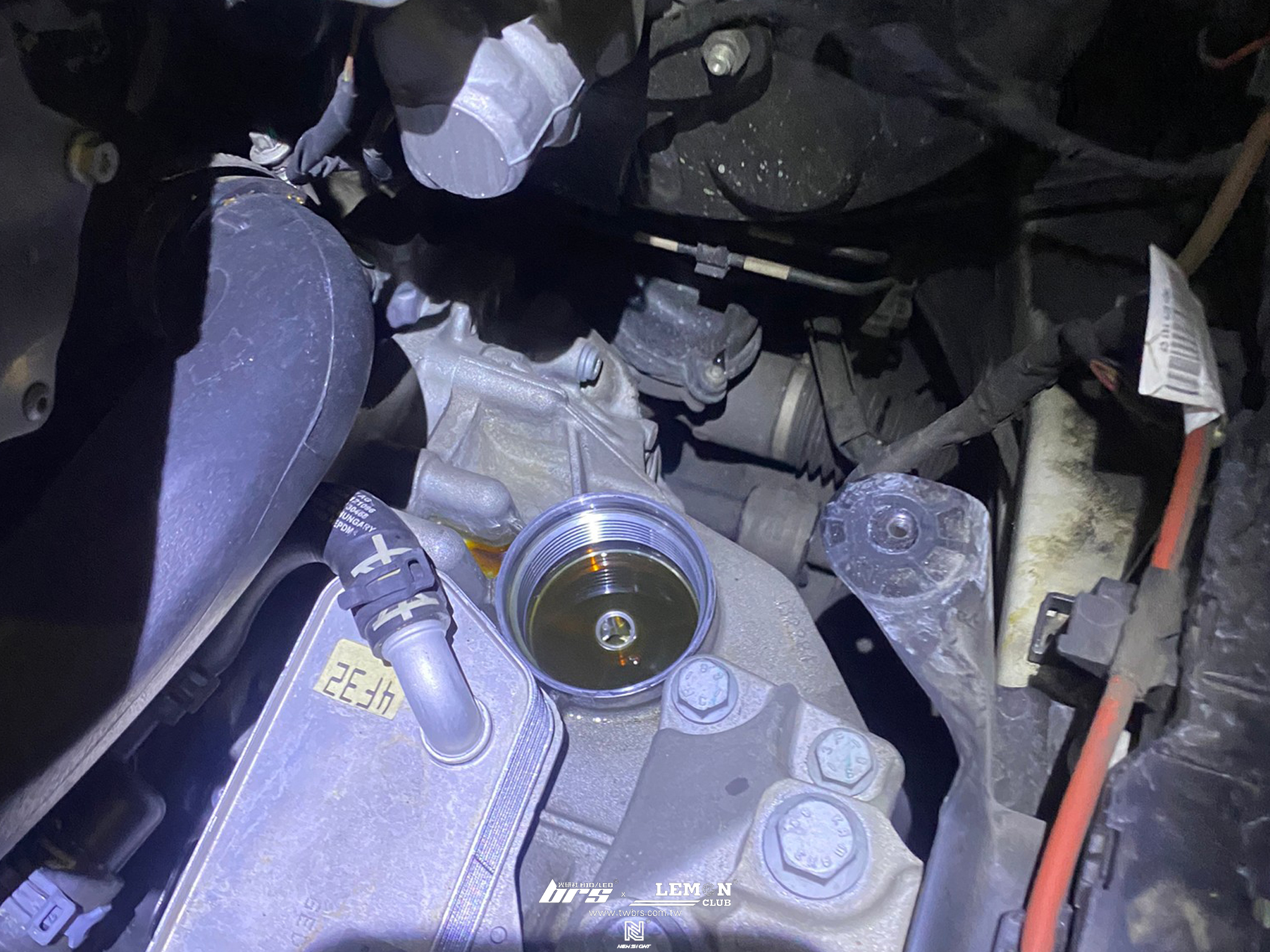 Skoda Superb 保養(原廠變速箱油+原廠變速箱濾芯+原廠變速箱濾芯墊圈)+怠速熄火啟停自動關閉器