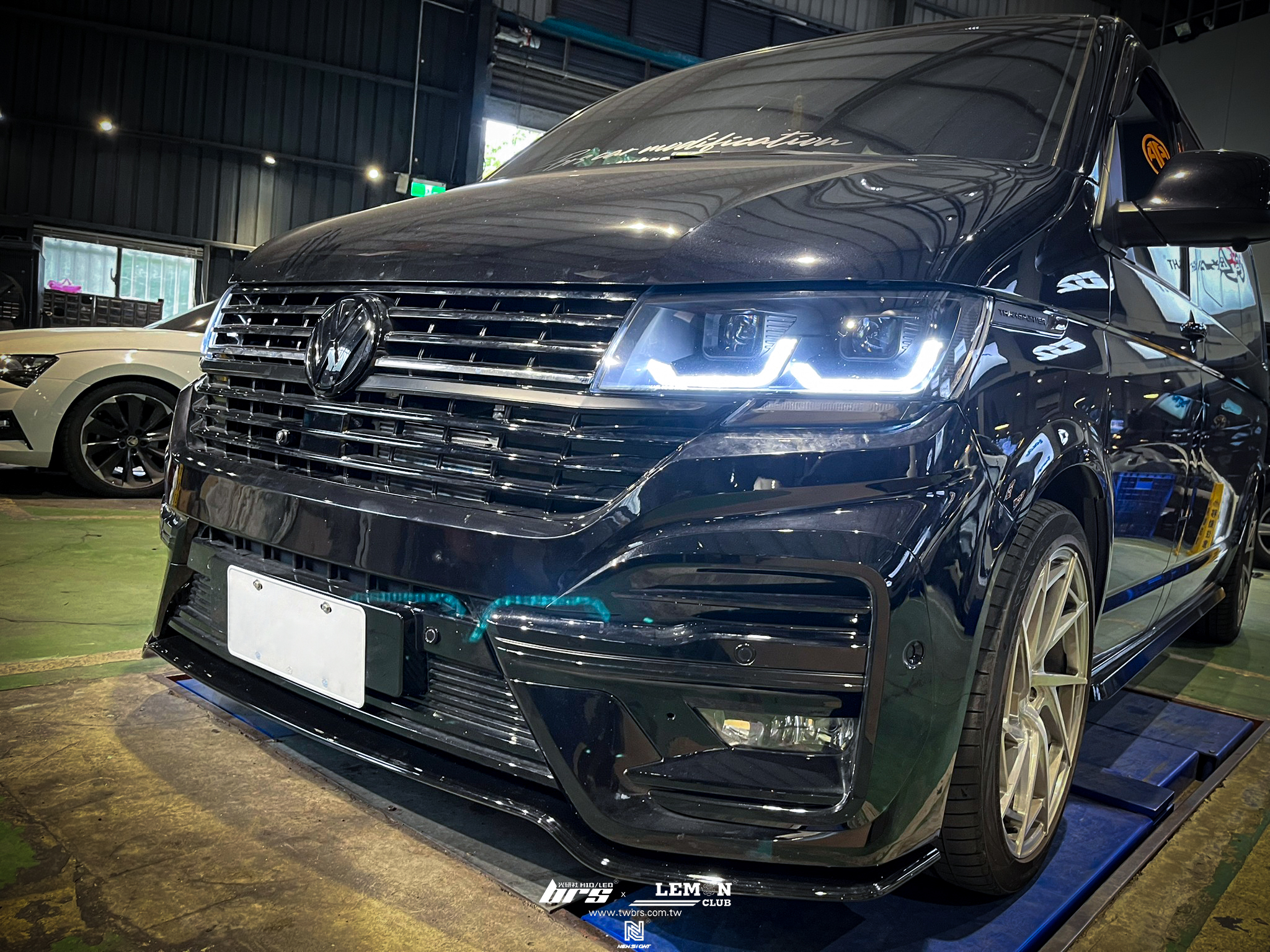 Volkswagen T6 安裝 T6.1 LV-R前下巴