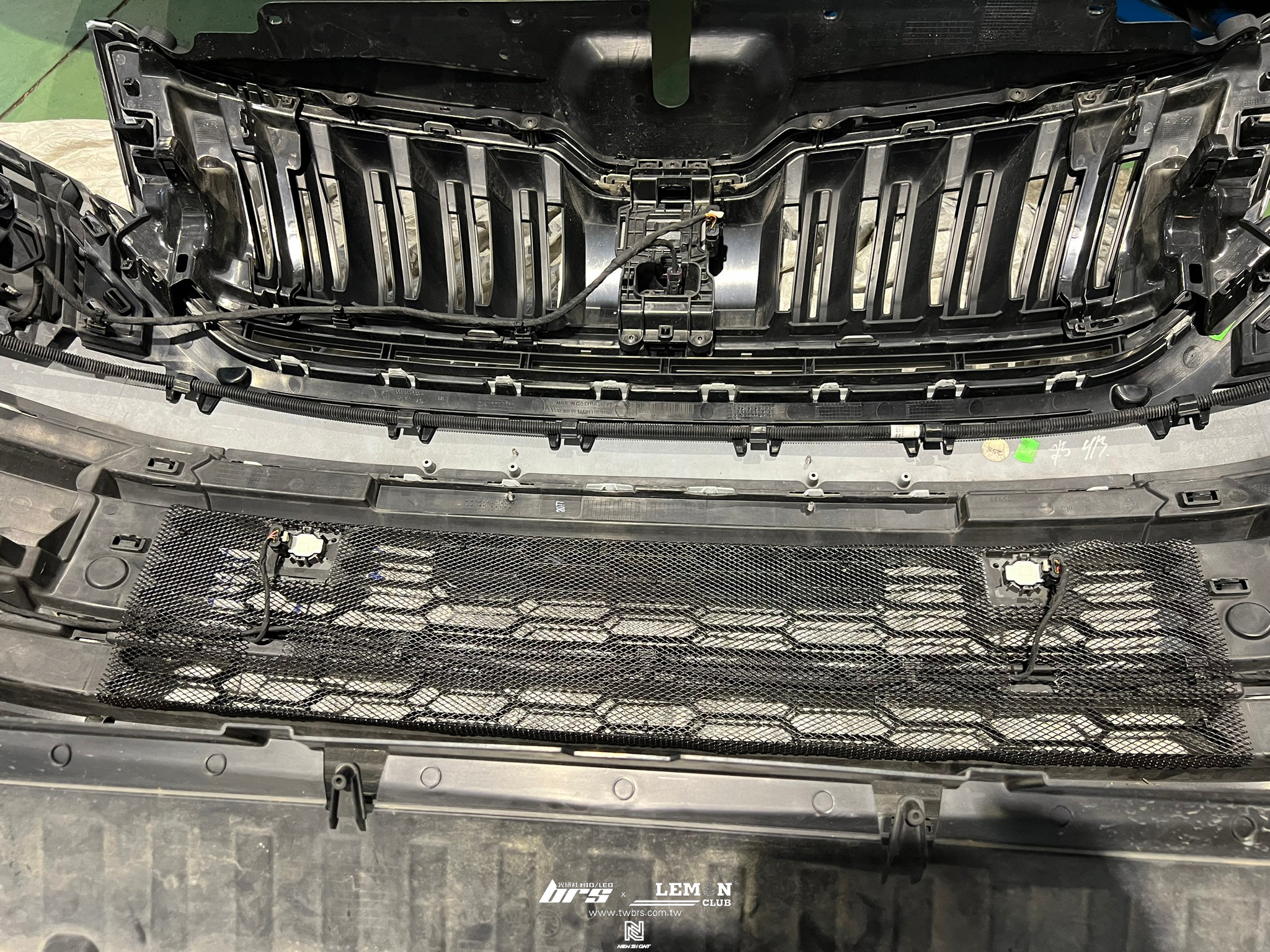 Skoda Kodiaq 安裝 原廠直接式胎壓系統搭配ORO金屬銀氣嘴+貫穿尾燈+後座USB充電座+保桿防跳石網+LED室內燈+行車紀錄器+S500 HDR電子後視鏡行車紀錄器