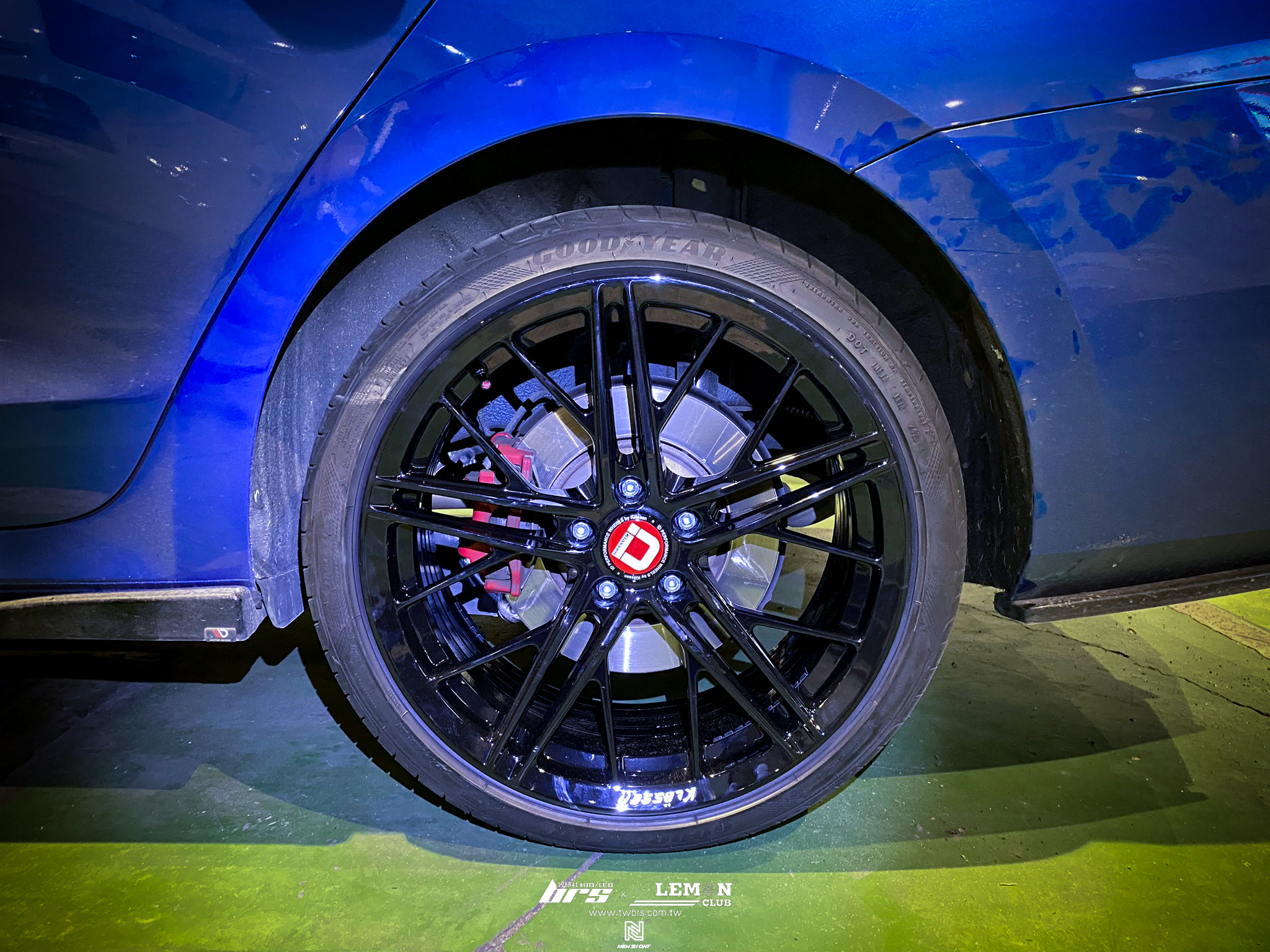 Skoda Octavia 安裝 KlasseniD F53R-12 鋁圈+原廠直接式胎壓系統搭配ORO金屬黑氣嘴