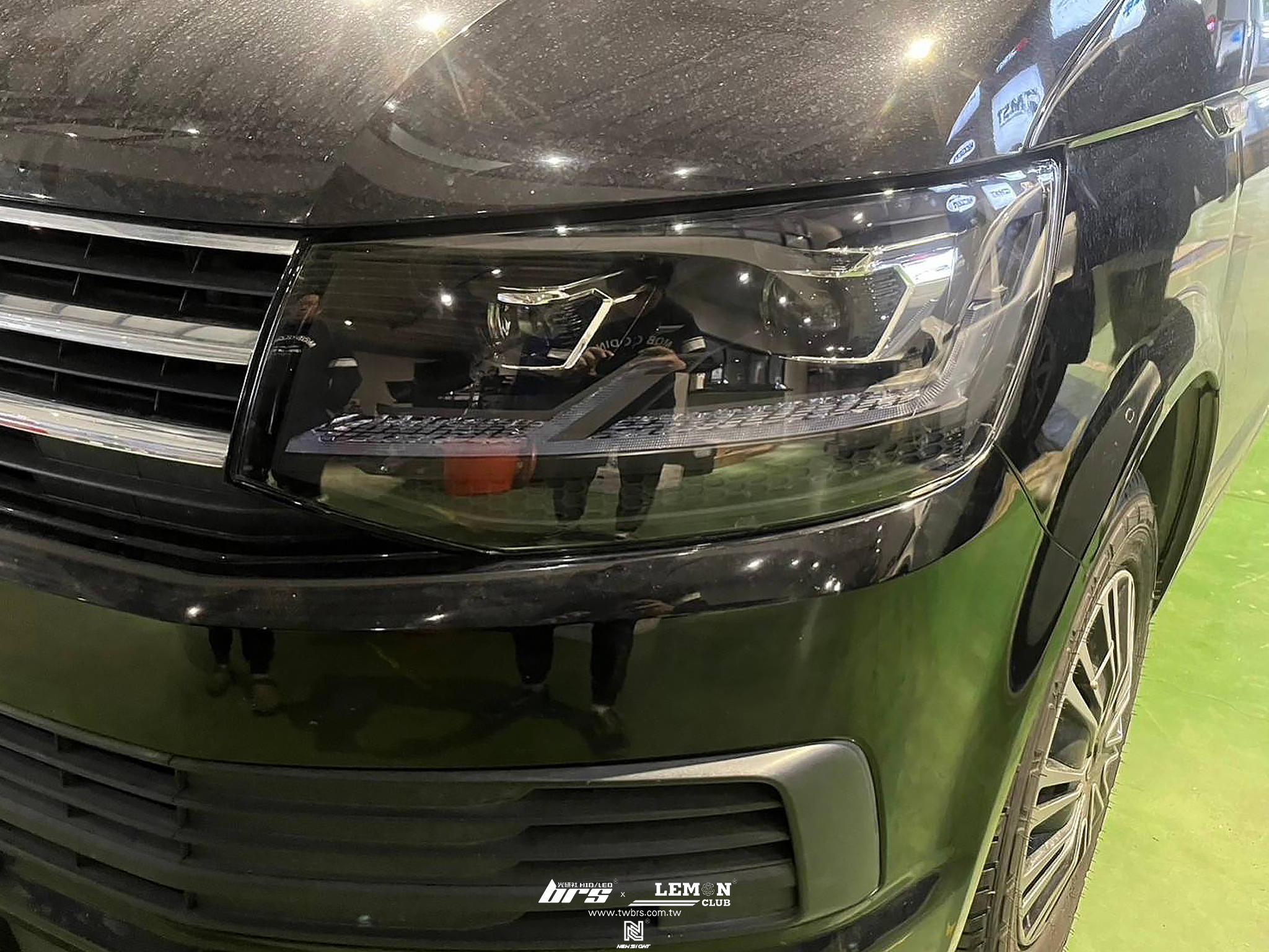 Volkswagen T6 安裝 T6.1式樣魚眼大燈總成