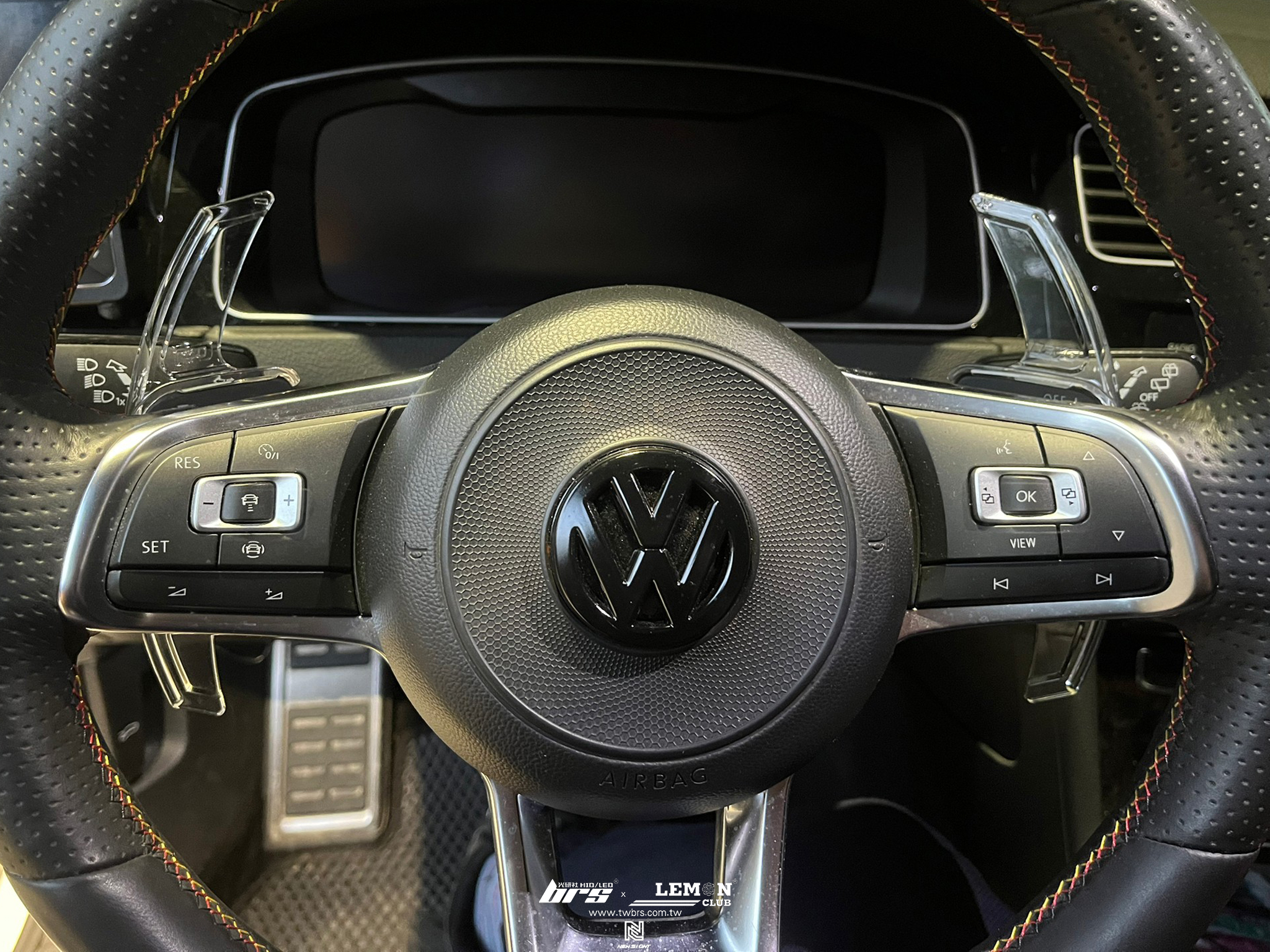 Volkswagen Golf 7.5 Variant 安裝 Leyo透明換檔撥片