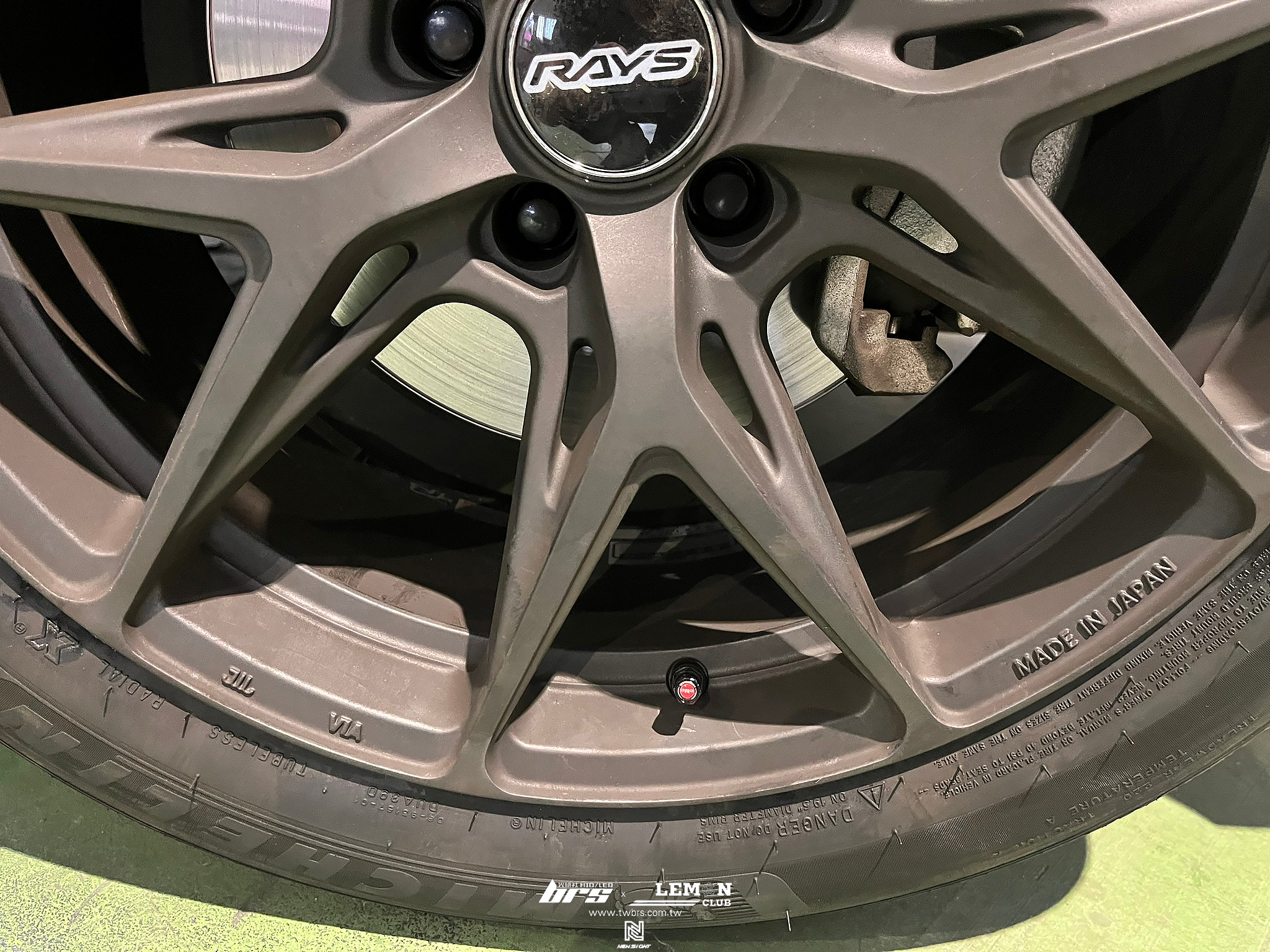 Volkswagen New Tiguan 安裝 原廠直接式胎壓(二代胎壓)+ORO金屬氣嘴(黑色)