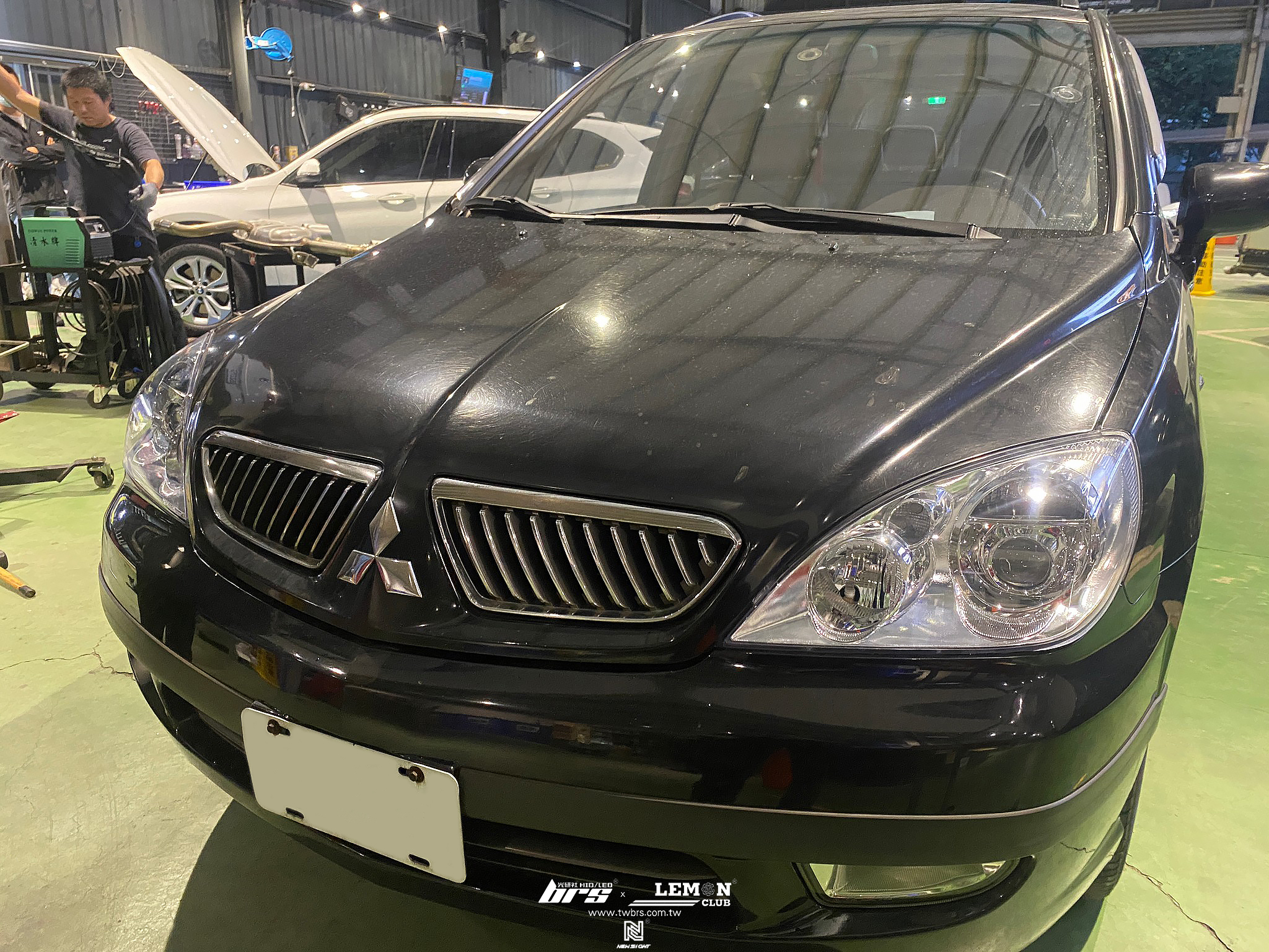 Mitsubishi Savrin 安裝 魚眼大燈總成