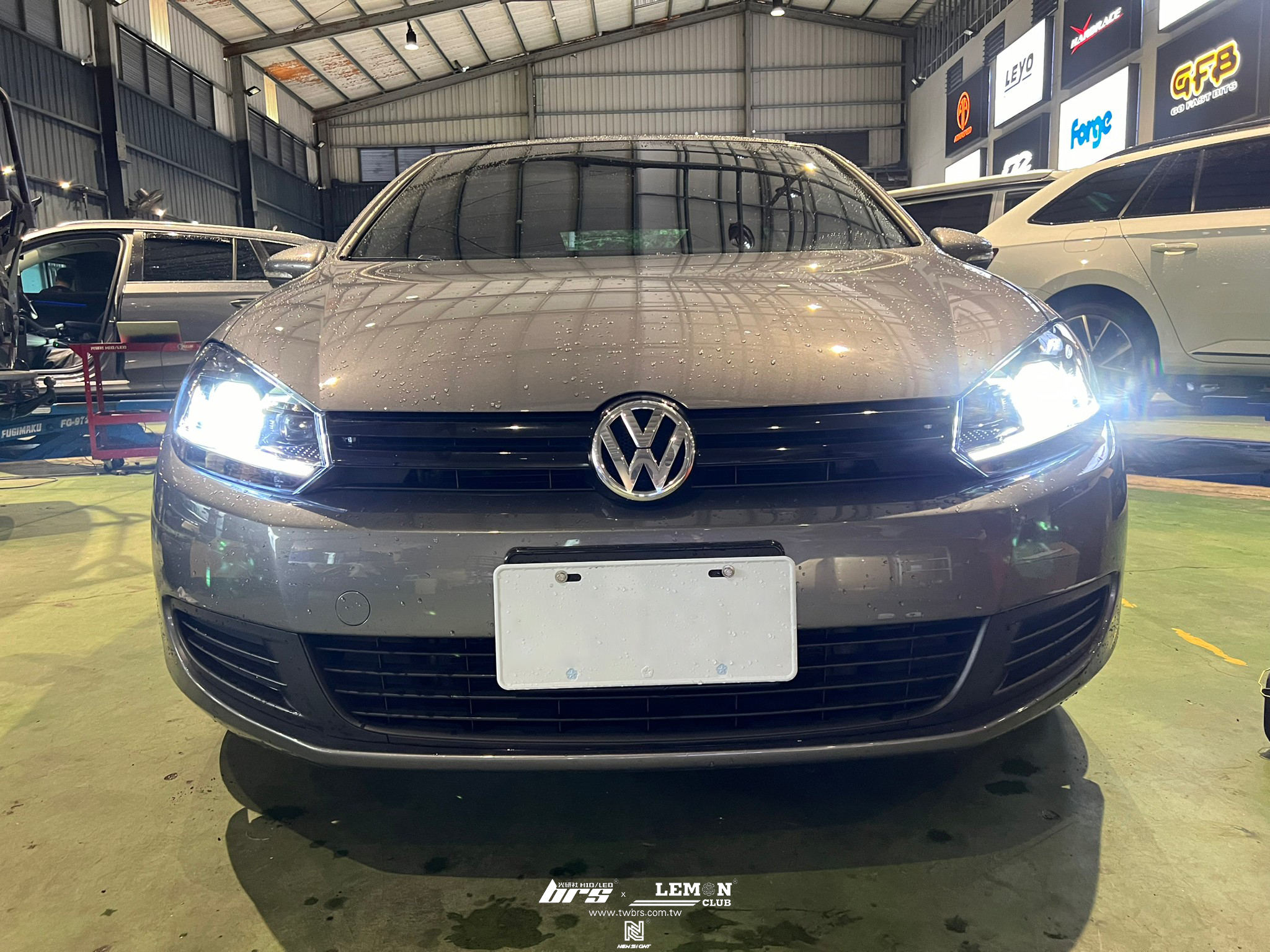 Volkswagen Golf 6 安裝 6改7.5銀線魚眼大燈總成+H7 6500K 高階款LED