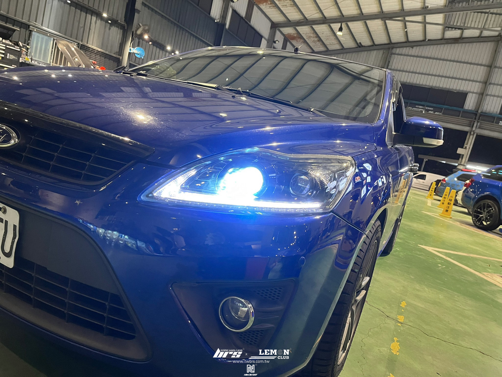 Ford Focus MK2.5 安裝 魚眼大燈+35W HID燈管 D2H