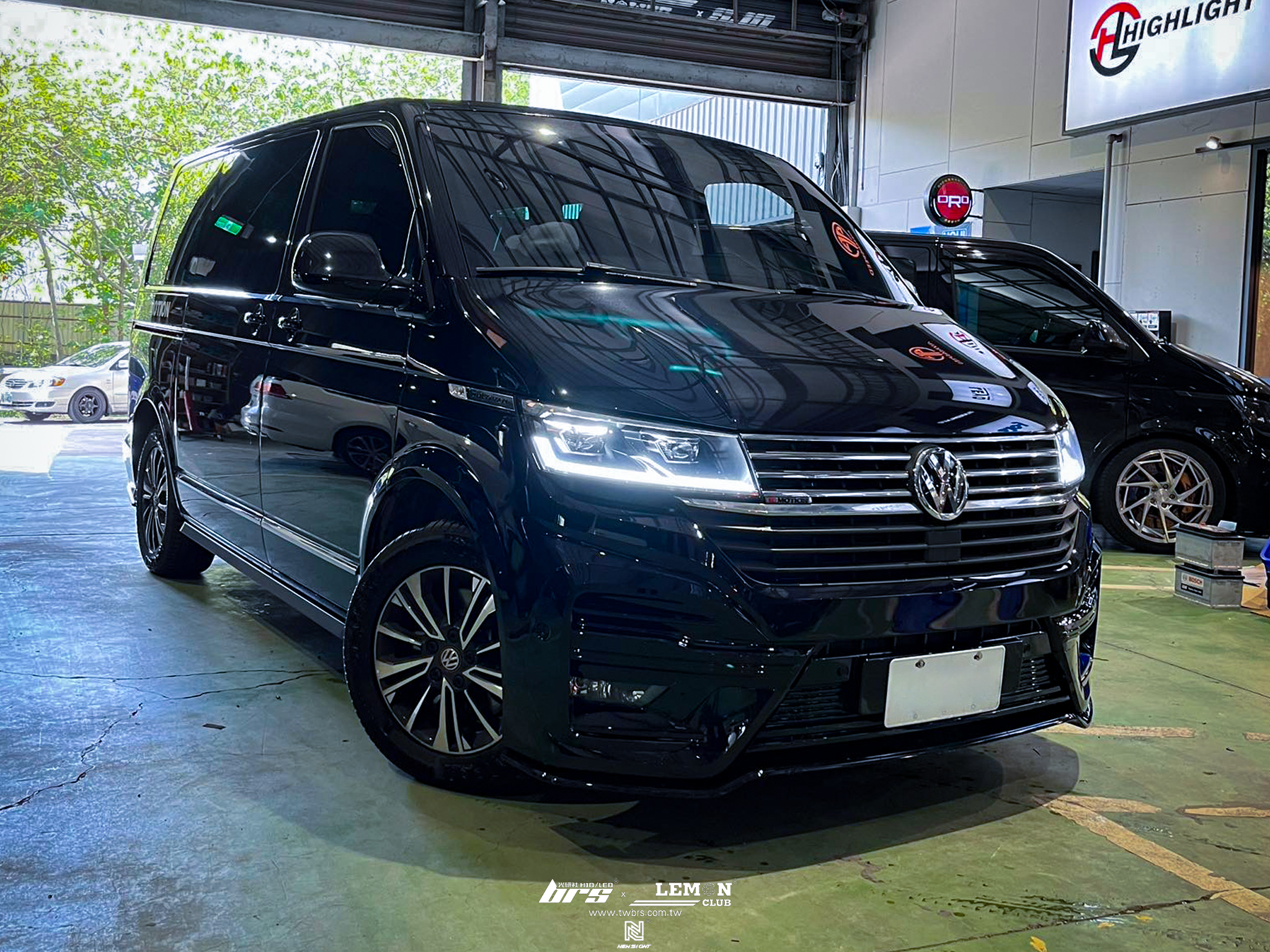 Volkswagen T6.1 Multivan 安裝 LV-R前後空力套件+英國風尾翼+英國風梯形側桿
