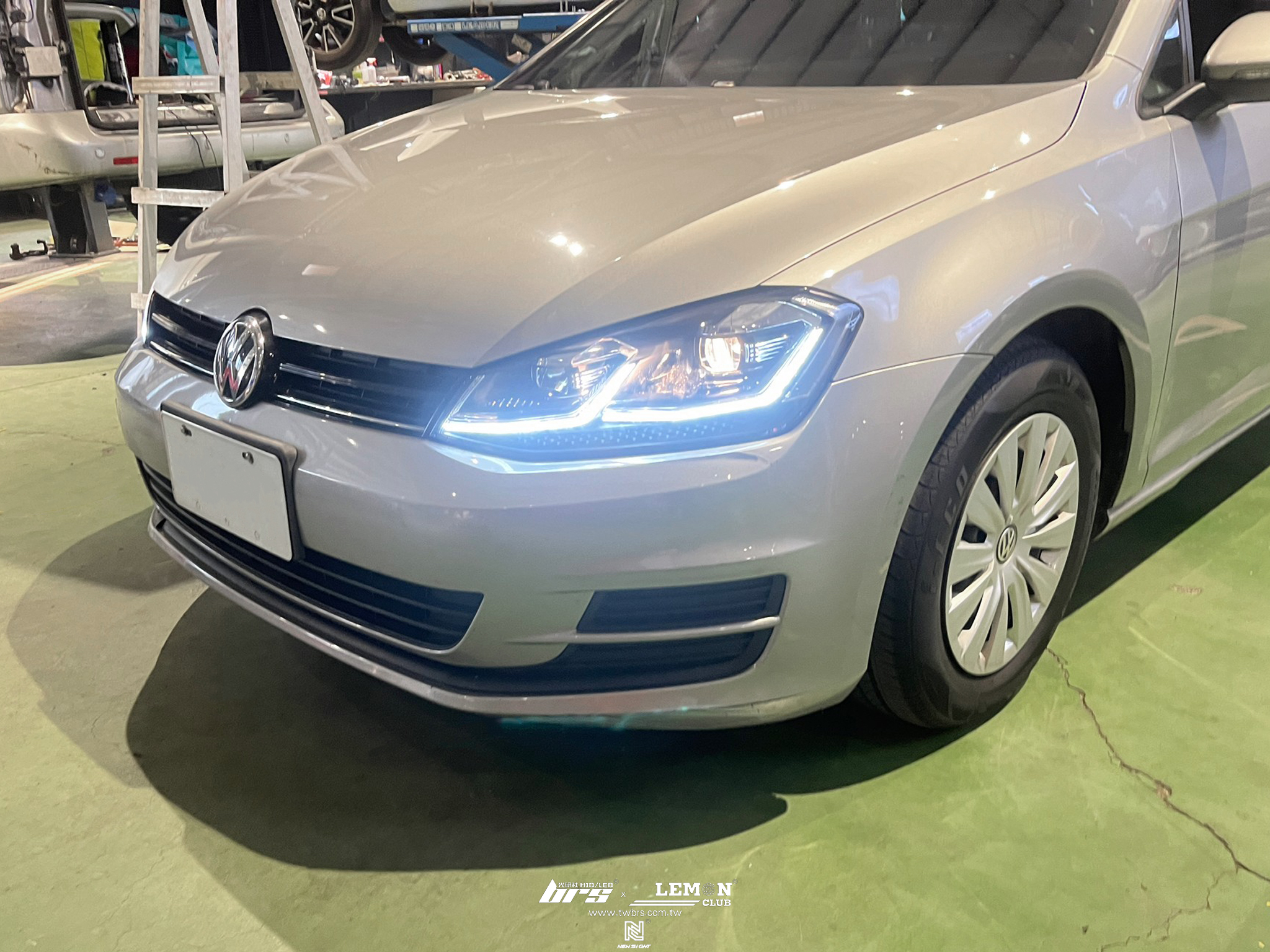 Volkswagen Golf 7 安裝 7改7.5銀線魚眼大燈總成