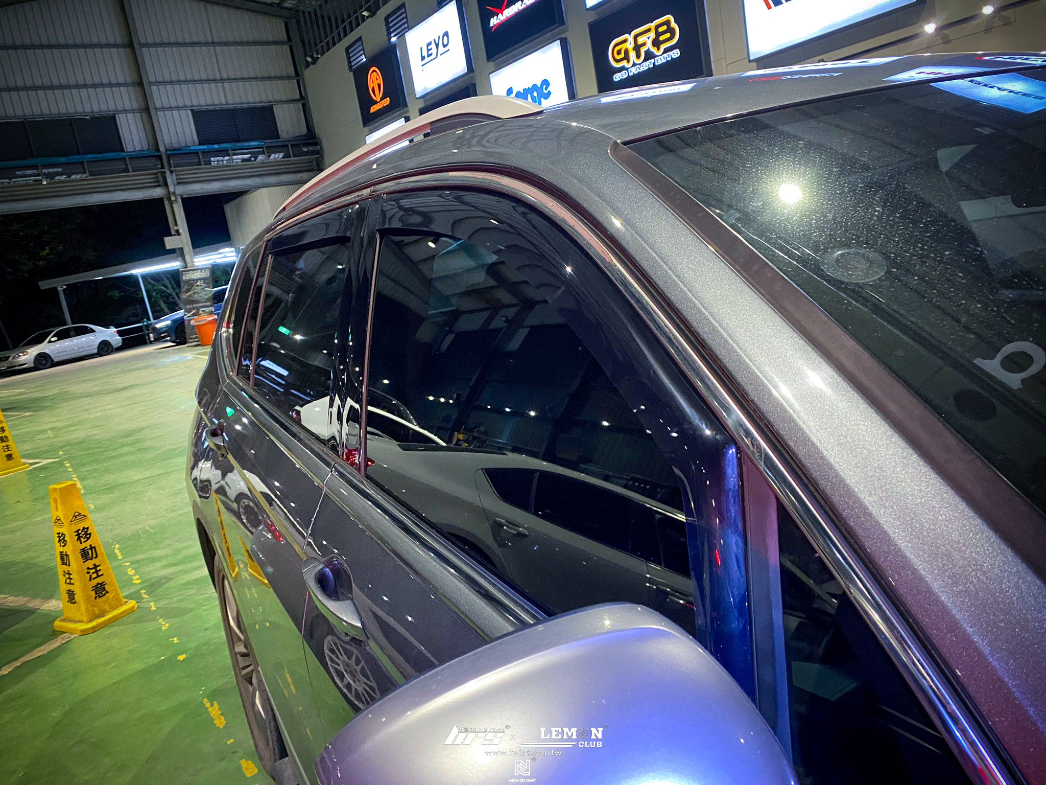 Volkswagen New Tiguan 安裝 崁入式晴雨窗