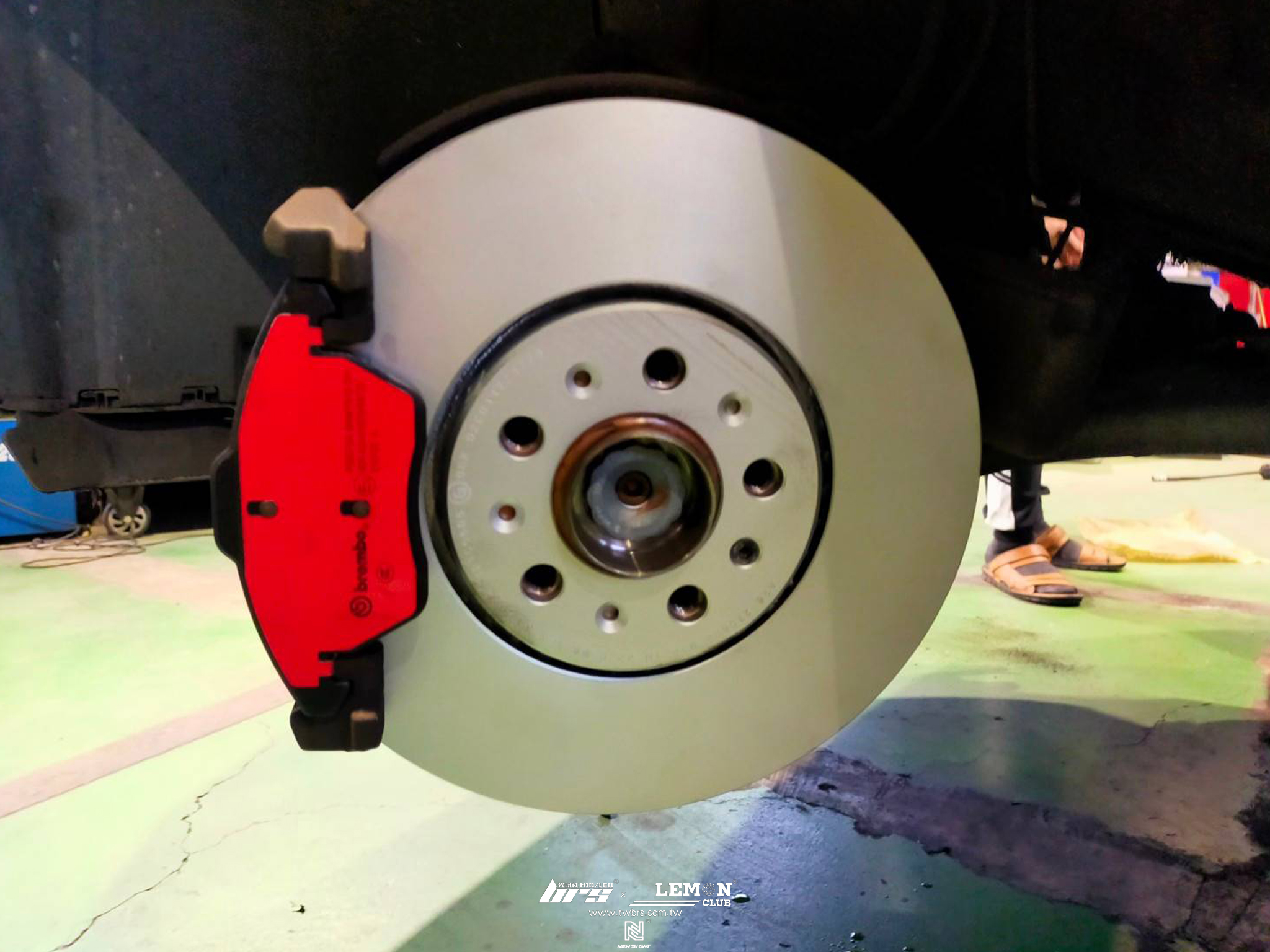 Skoda Fabia 安裝 TEXTAR288x25mm前碟盤+Brembo230x9mm後碟盤+Brembo前後來令片(紅皮)