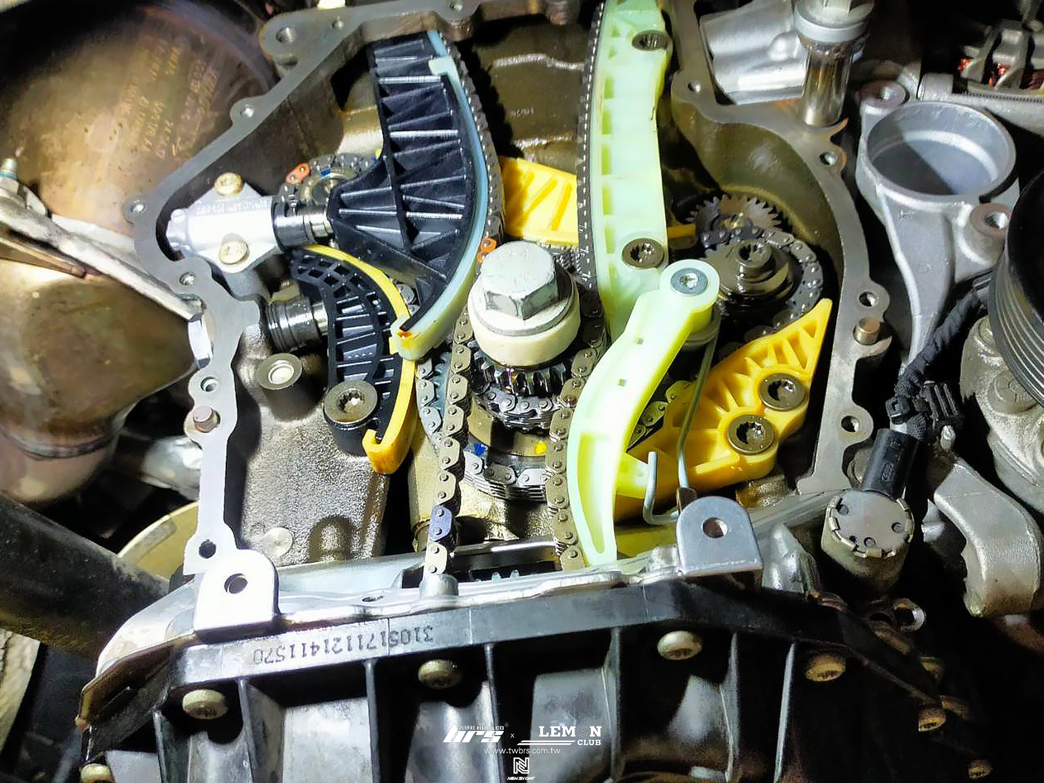 Skoda Octavia 保養(正時鍊條+正時鍊條導板+原廠變速箱濾芯+皮帶+原廠進氣濾芯+杏合醫療級MQB冷氣空調濾芯+原廠火星塞)+蒸發器清洗+節氣門清洗+核桃沙清洗