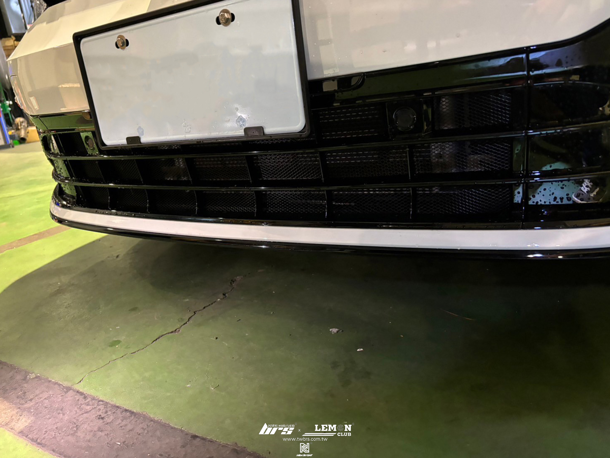 Volkswagen Golf 8 Variant 安裝 保桿防跳石網