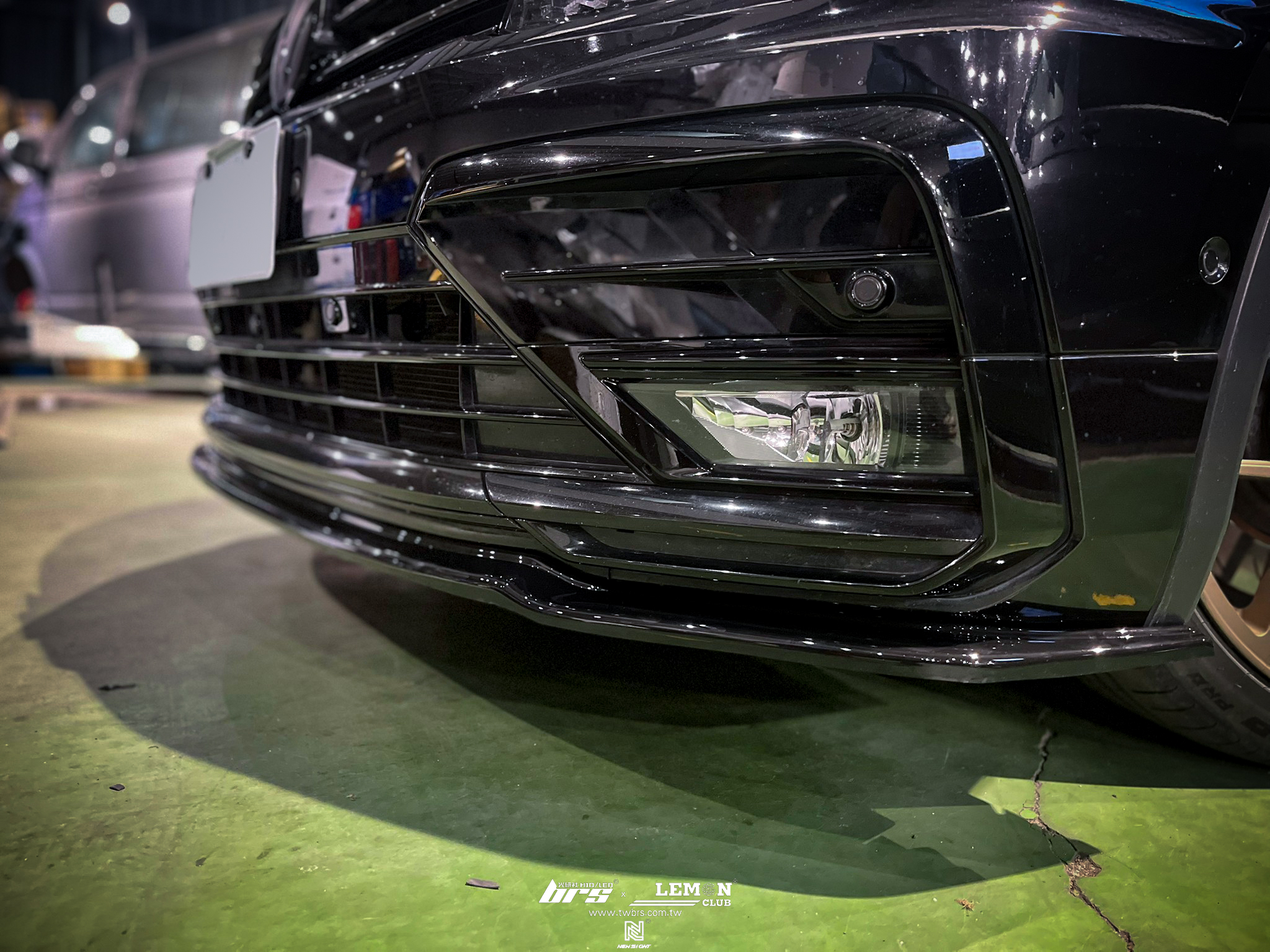 Volkswagen New Tiguan R-line 安裝 類MAX前下巴+類MAX側裙+類MAX後下包角+後下擾流