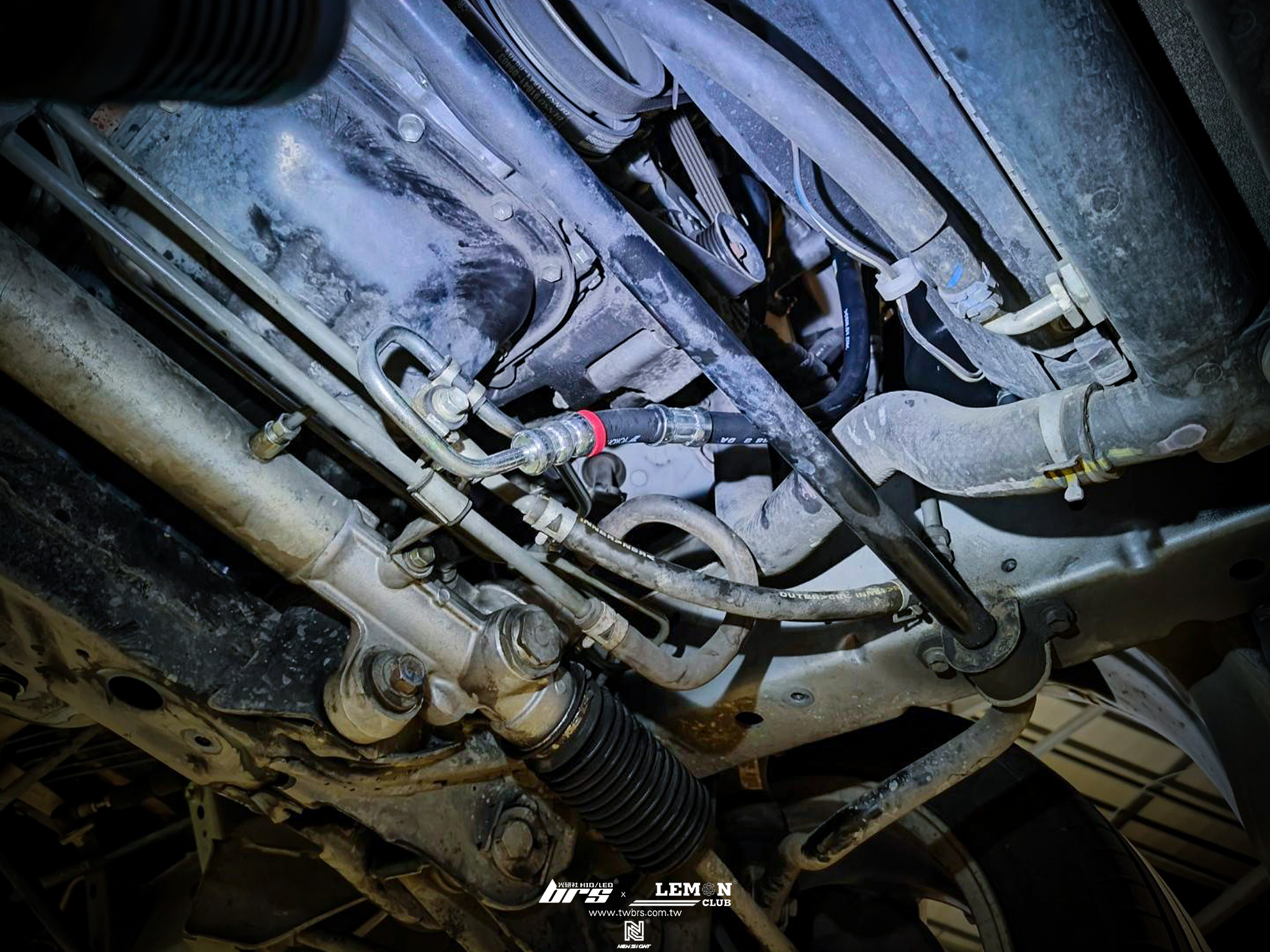 Toyota Hiace Solemio 保養 方向機油管更換