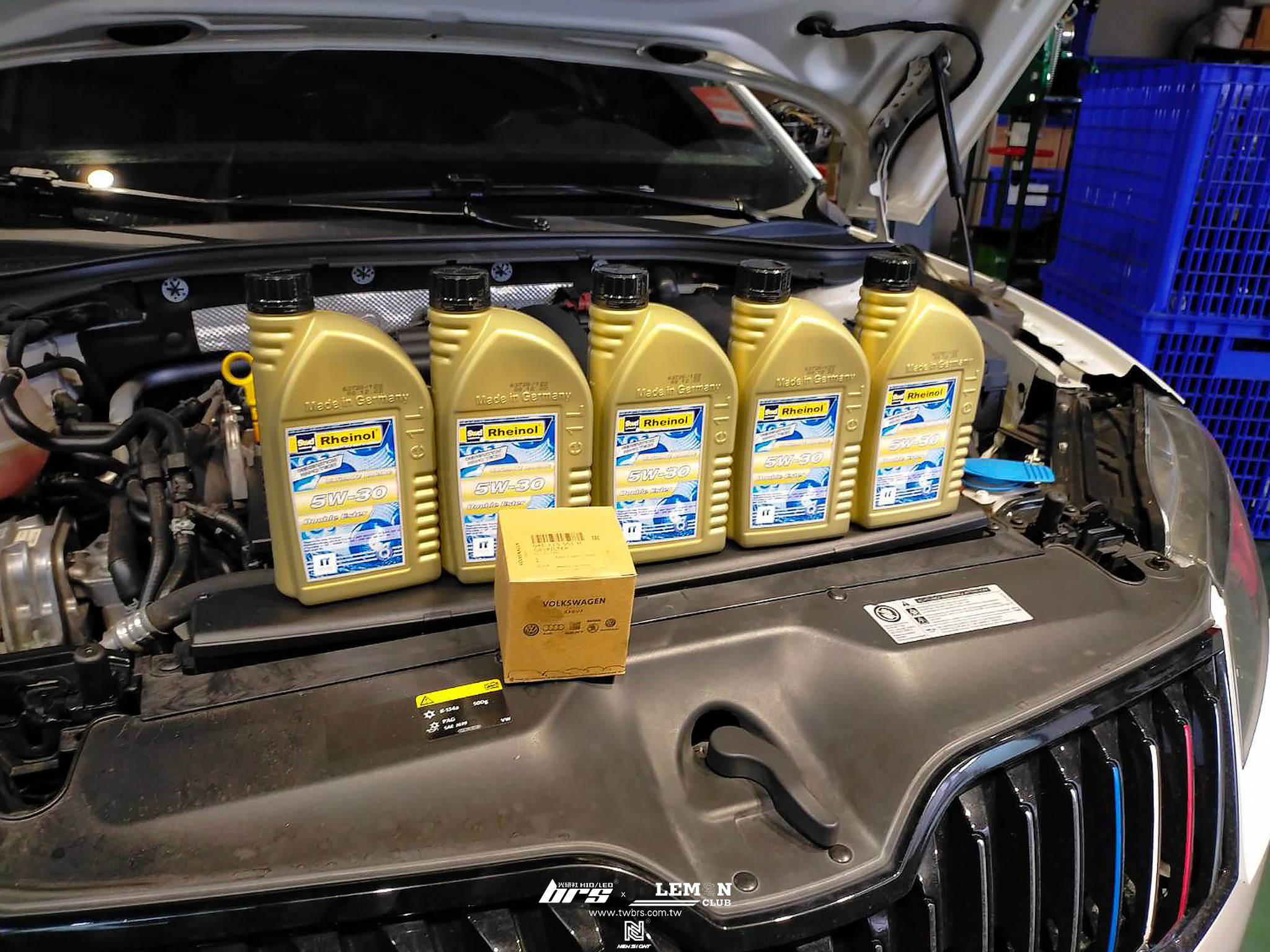 Skoda Superb 保養(萊茵機油5W30+原廠機油芯)