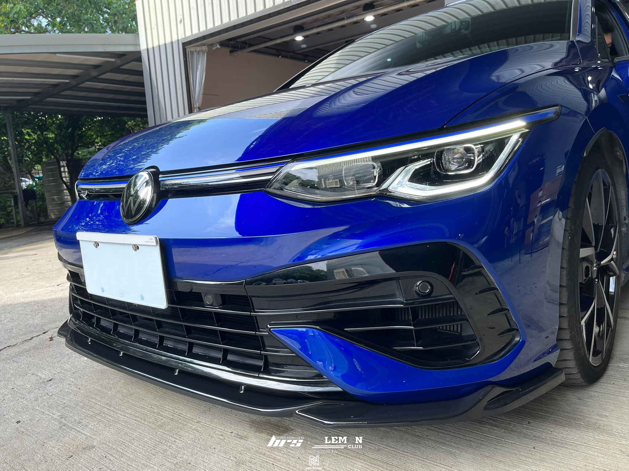 Volkswagen Golf 8 R Variant 安裝 類MAX前下巴