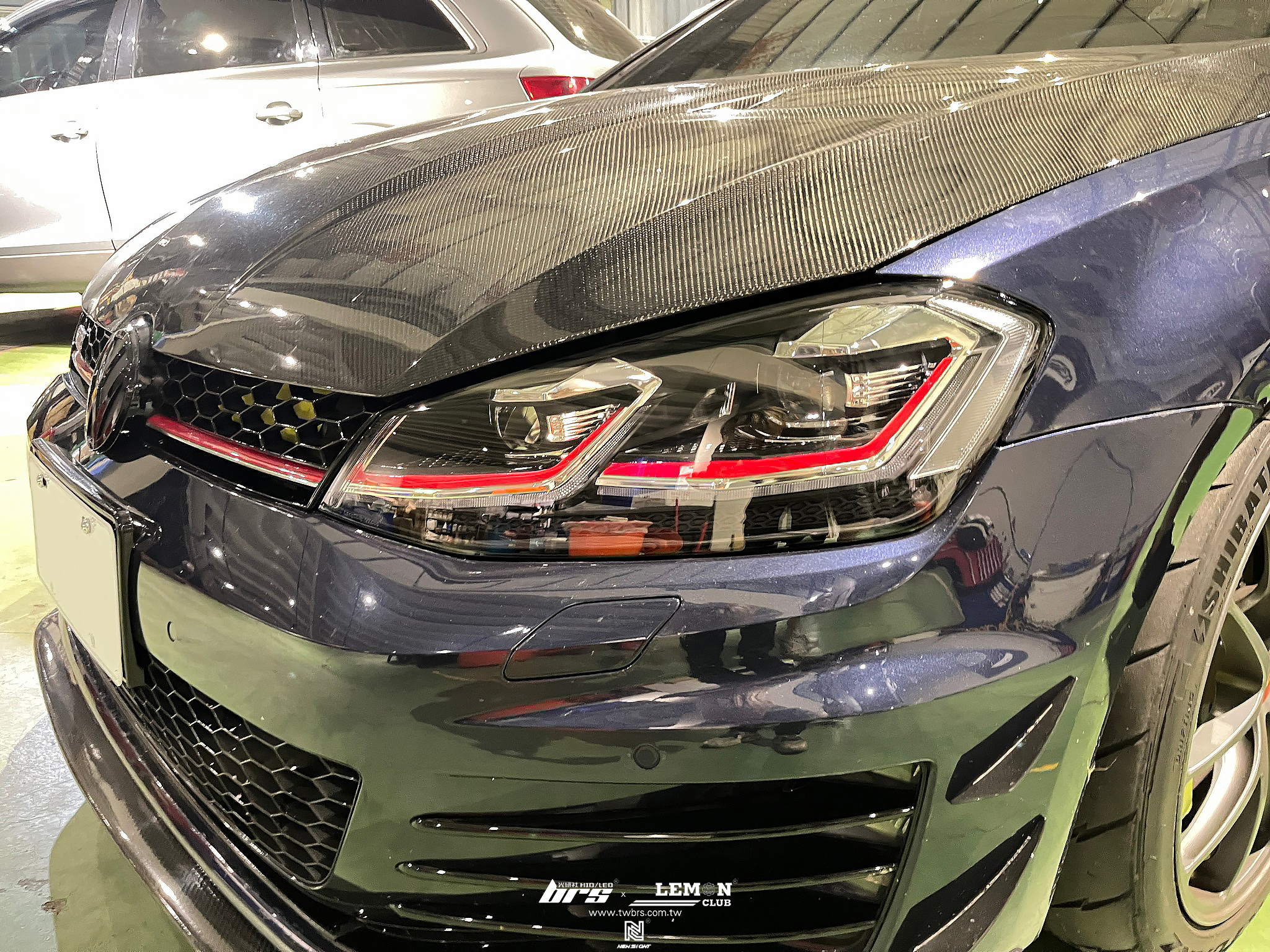 Volkswagen Golf 7 GTI 安裝 紅線魚眼大燈總成+HIGHLIGHT SS款(高階款) 6000K LED