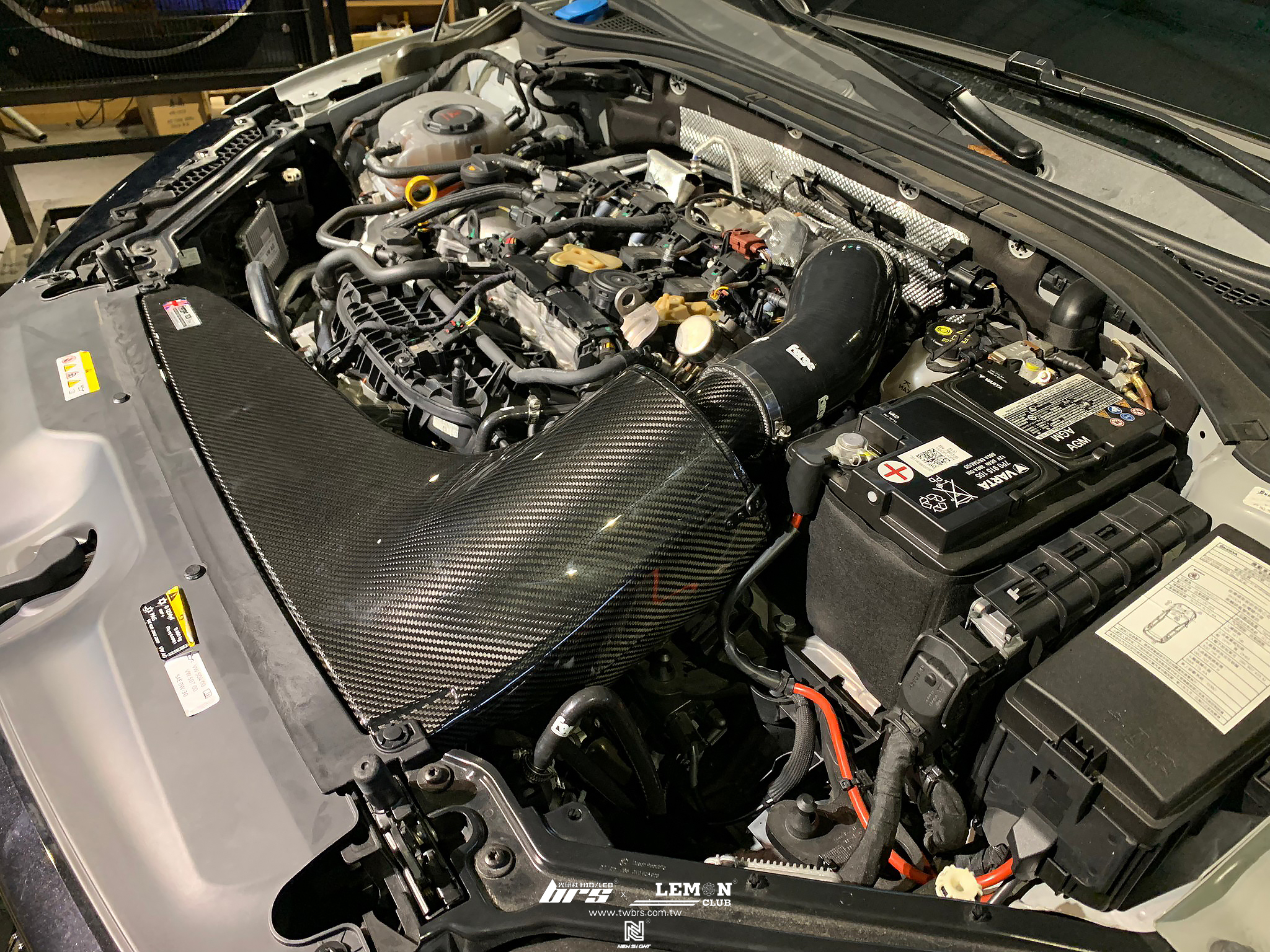 Skoda Superb 安裝 Forge FMTIA9 渦輪進氣管+Forge FMINDK40 EA888 碳纖維進氣系統