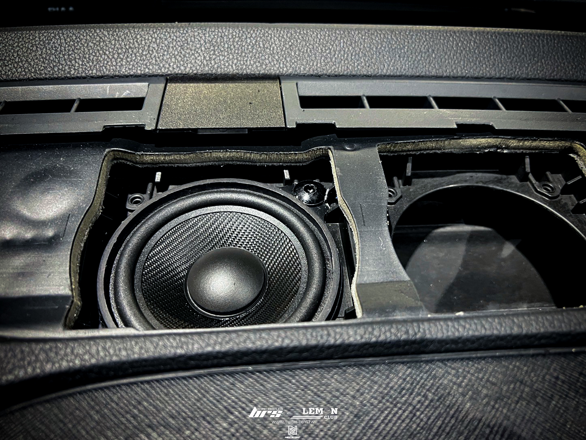 Skoda Scala 安裝 前Brembo來令片(紅皮)+後Brembo來令片(紅皮)+美國HART單體中音3吋中置喇叭