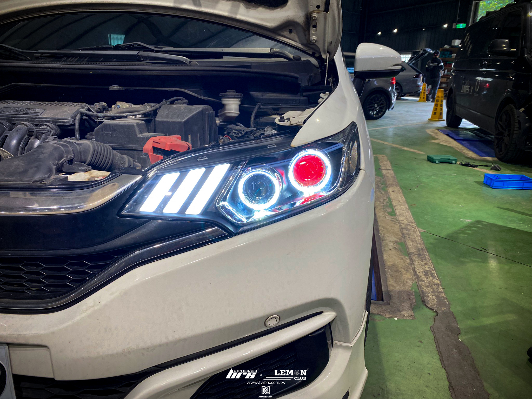 Honda FIT 安裝 雙光圈惡魔眼流水大燈總成