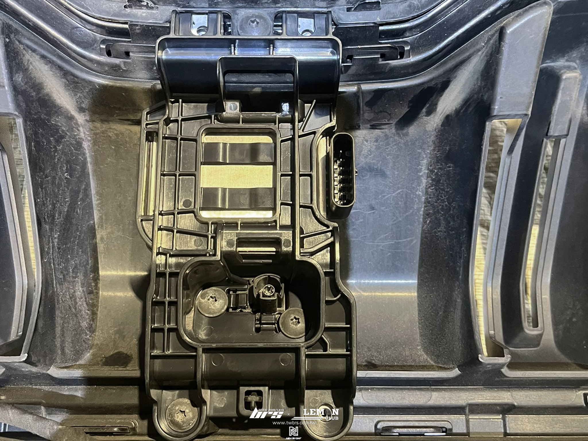 Skoda Kodiaq 安裝 ACC模塊支架