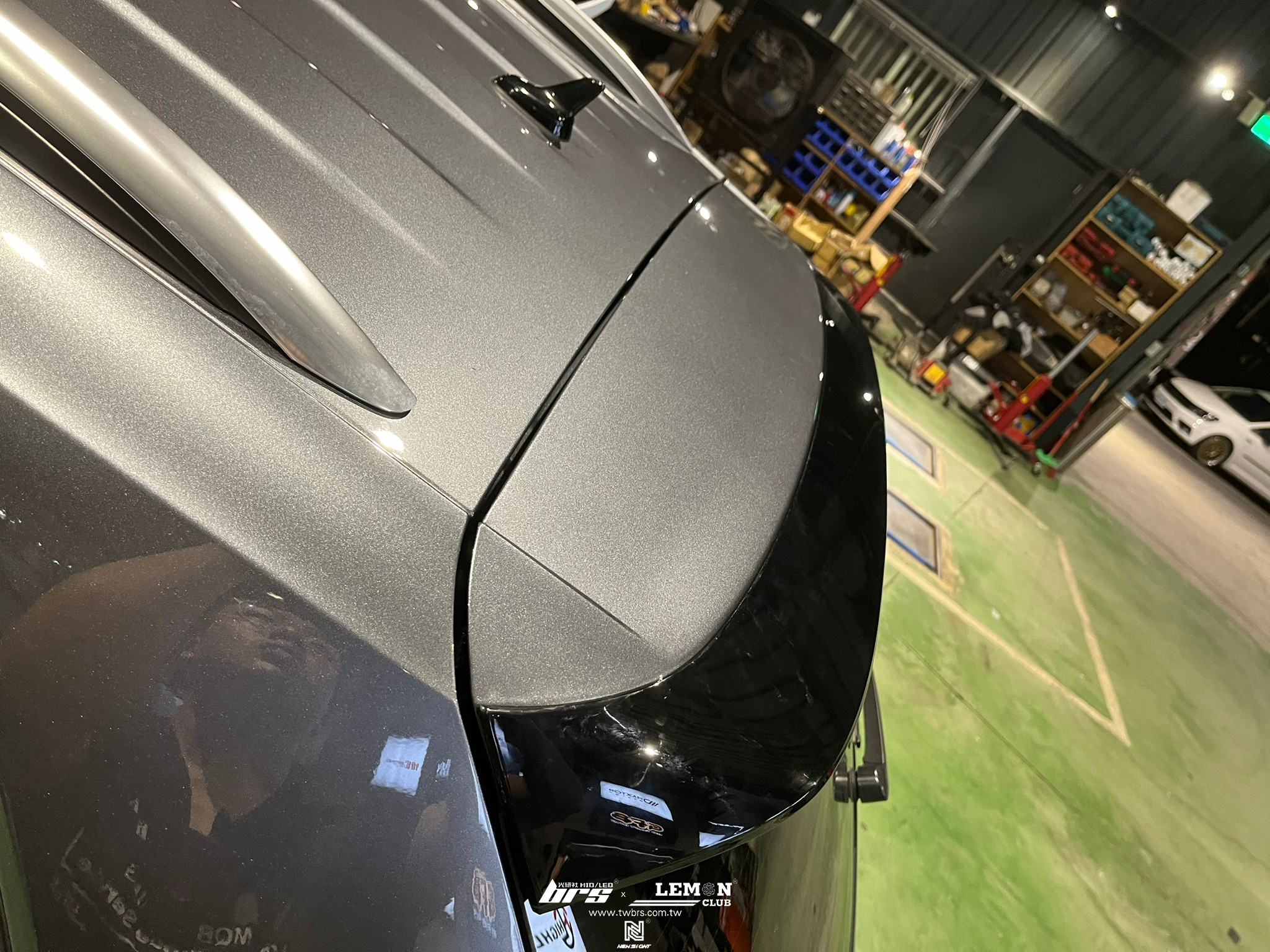 Volkswagen New Tiguan 安裝 R-Line亮黑尾翼