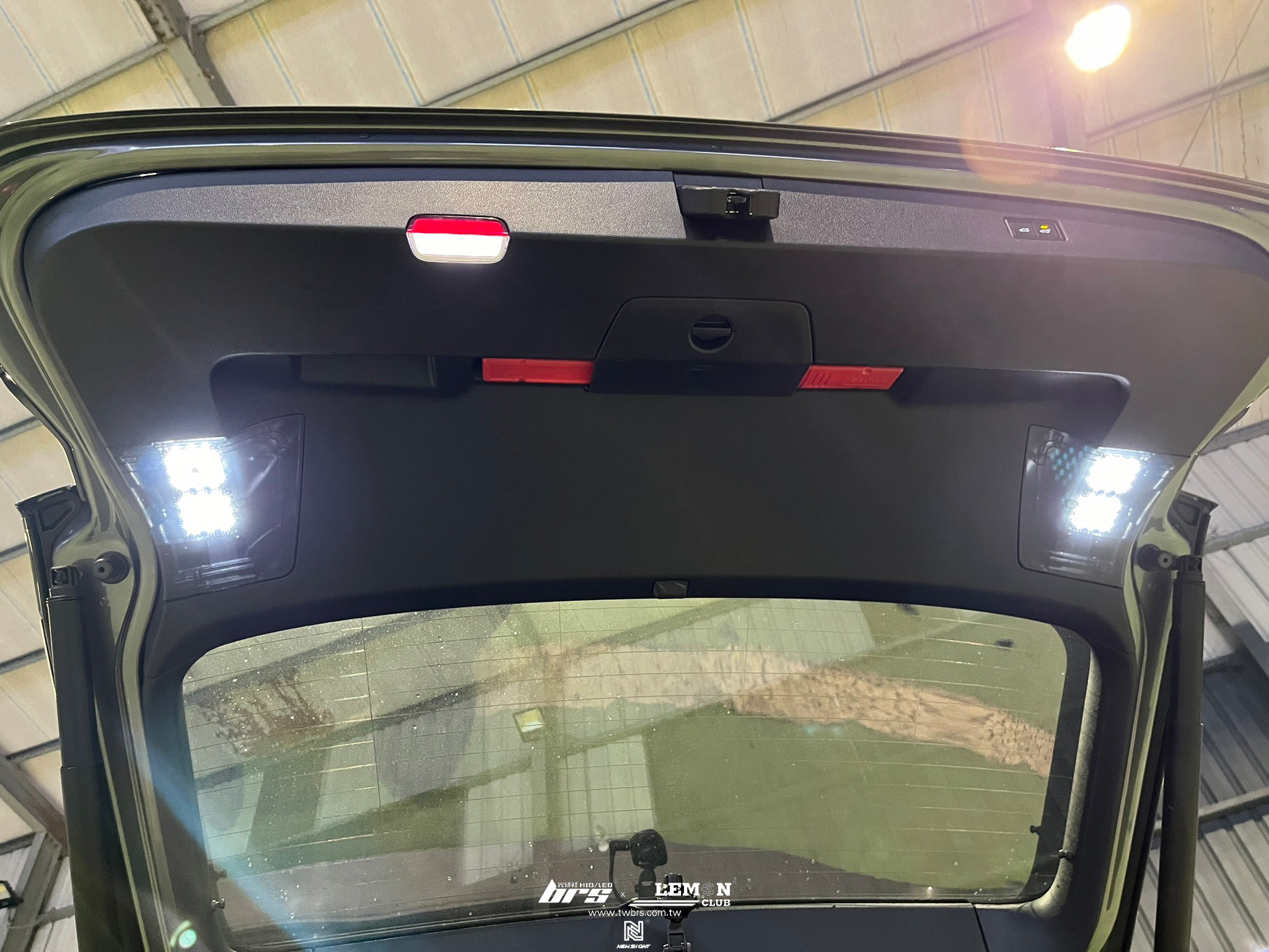 Volkswagen New Tiguan 安裝 專用尾門燈+怠速熄火啟停自動關閉器