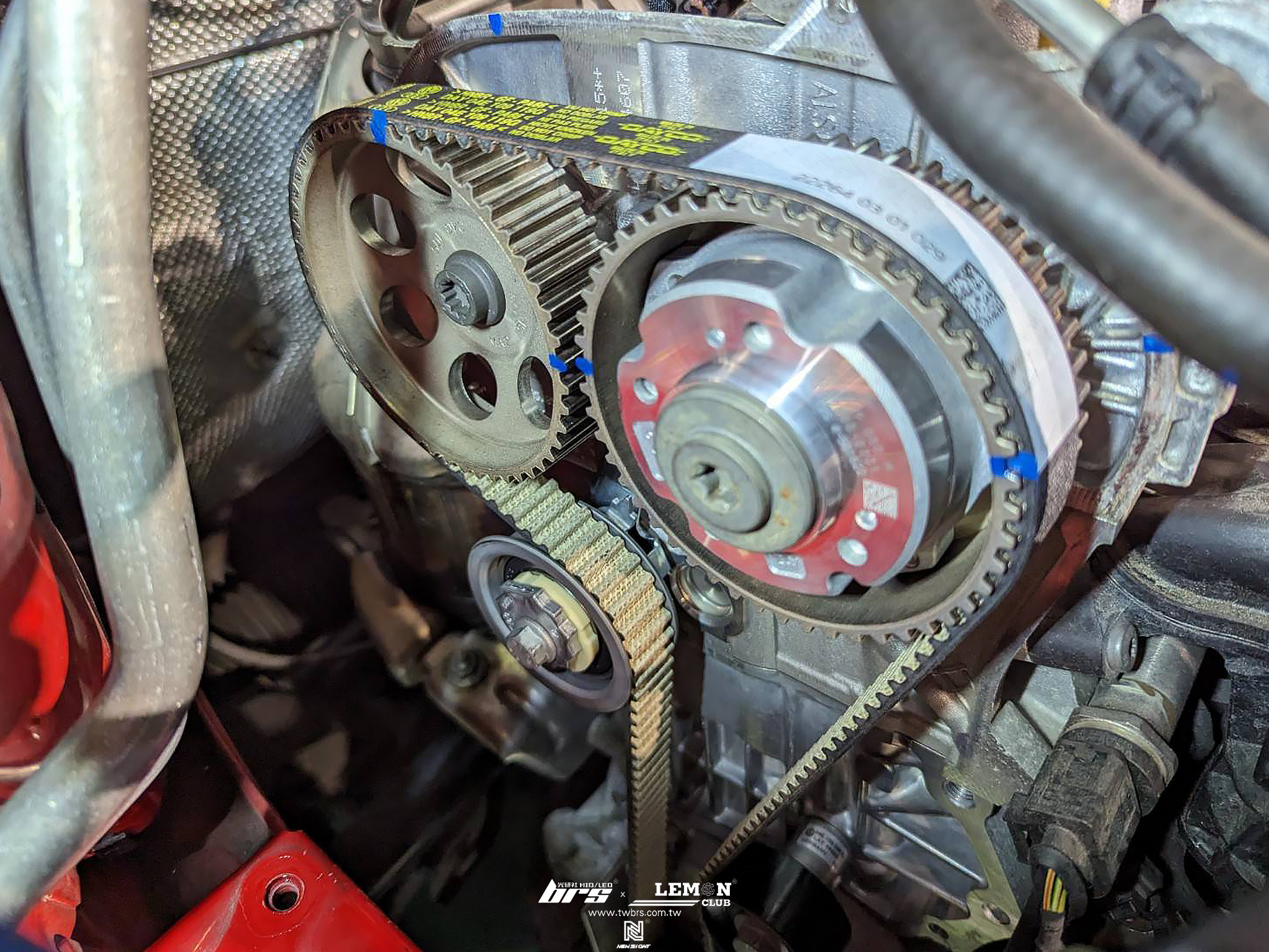 Skoda Rapid 保養(萊茵機油5W30+原廠機油芯+洩油螺絲+原廠進氣濾芯+原廠冷氣濾芯+原廠火星塞+DOT4號煞車油+正時皮帶組)+節氣門清洗