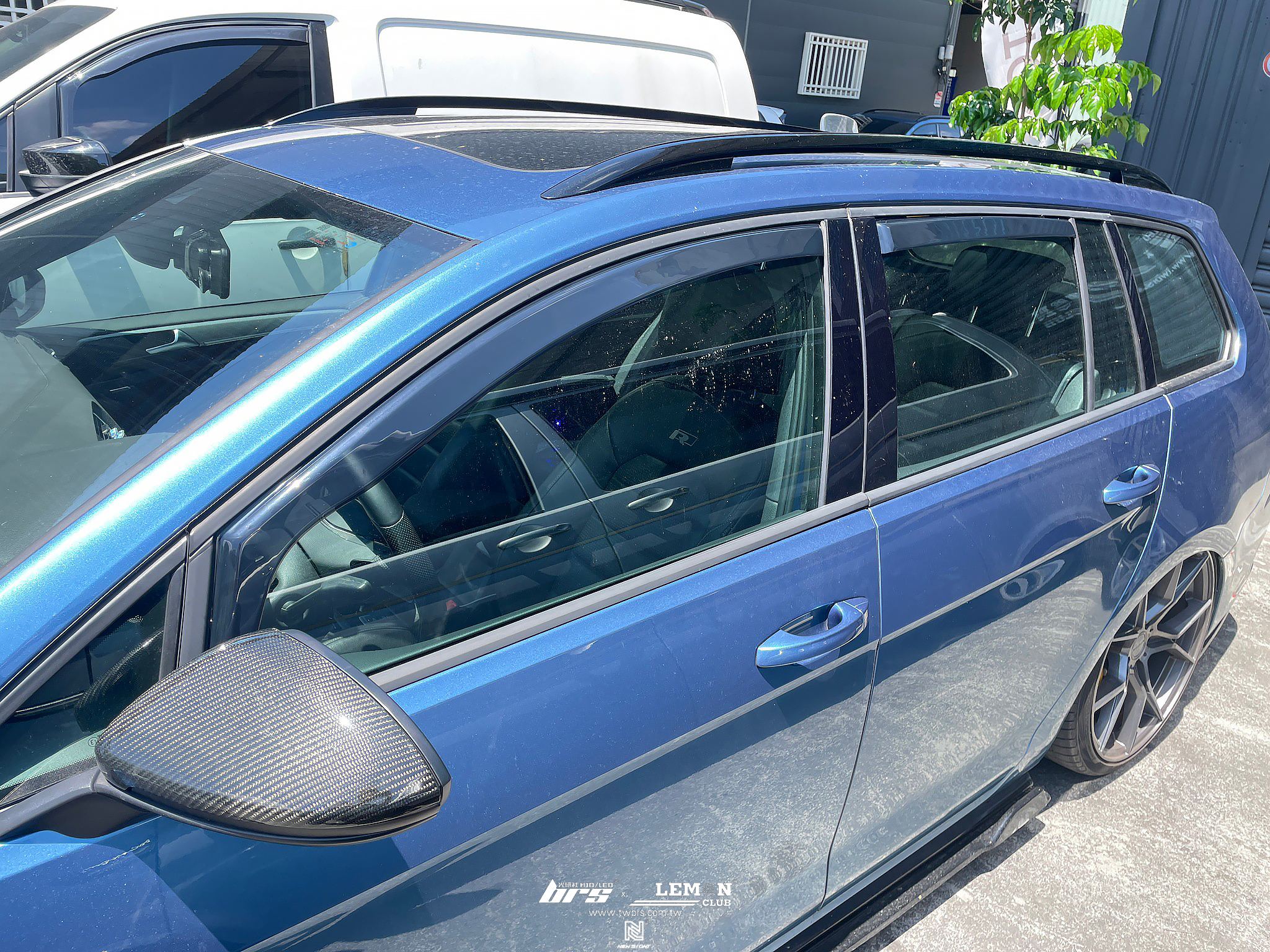 Volkswagen Golf 7 Variant 安裝 崁入式晴雨窗