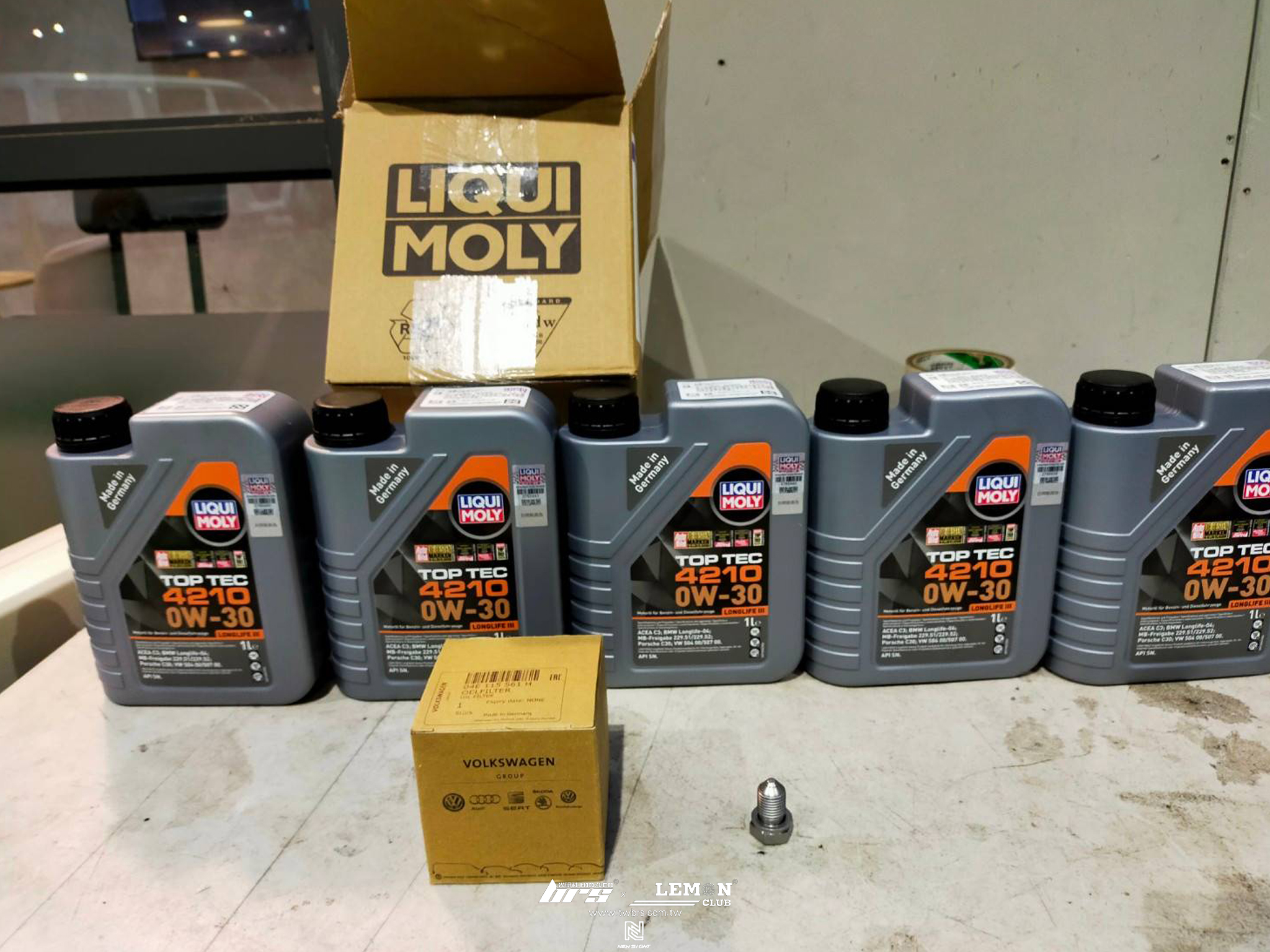Volkswagen Golf 8 保養(LIQUI MOLY機油0W30+原廠機油芯+原廠洩油螺絲)