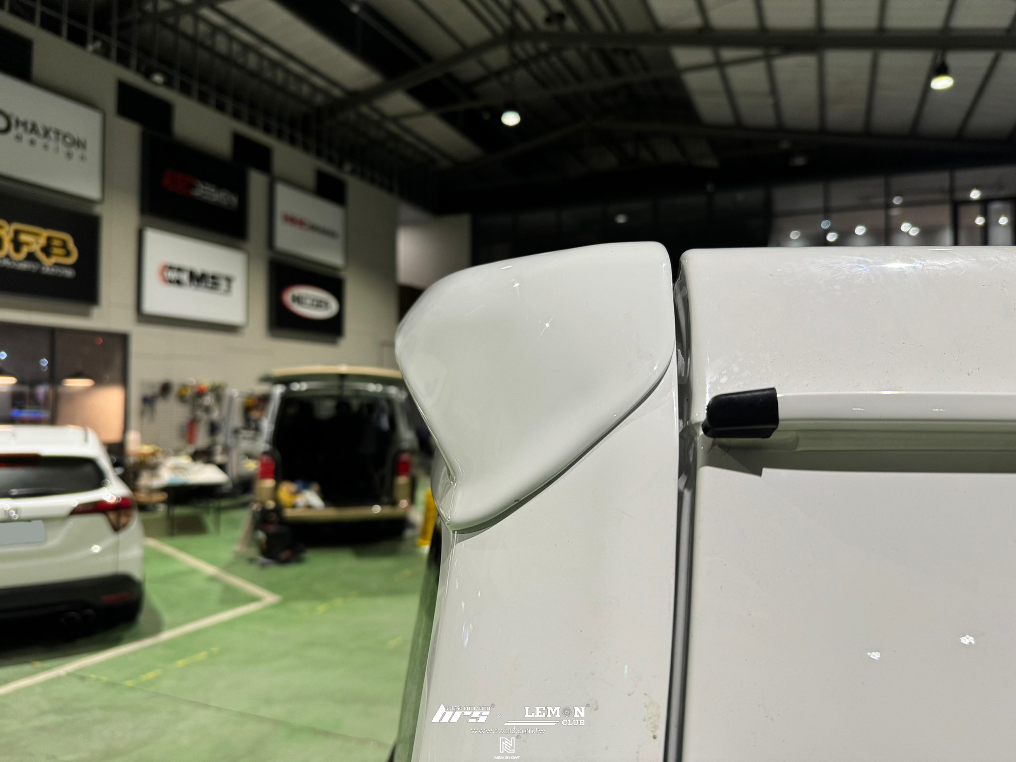 Toyota Town Ace 安裝 尾翼