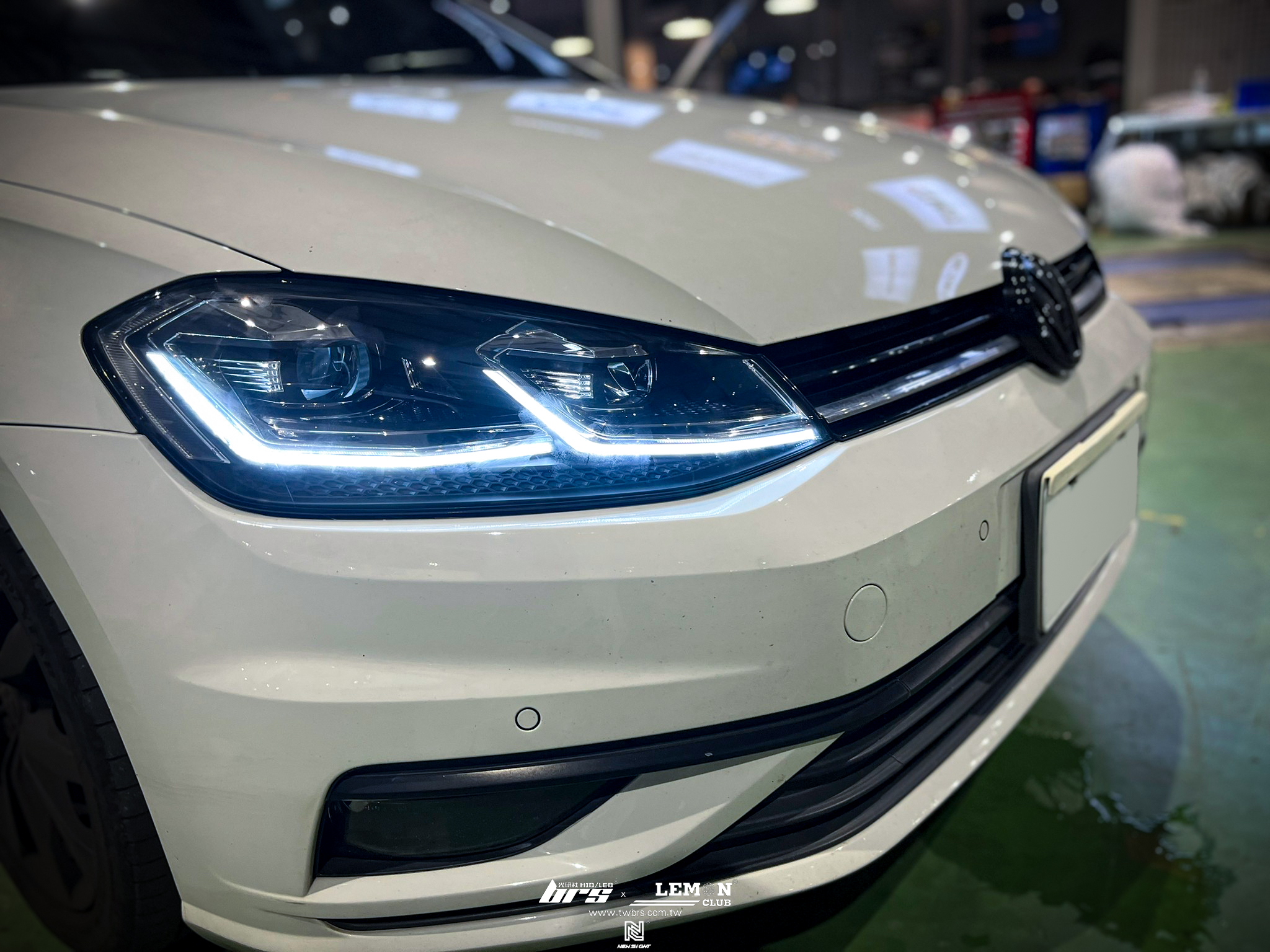 Volkswagen Golf 7.5 安裝 銀線魚眼大燈總成