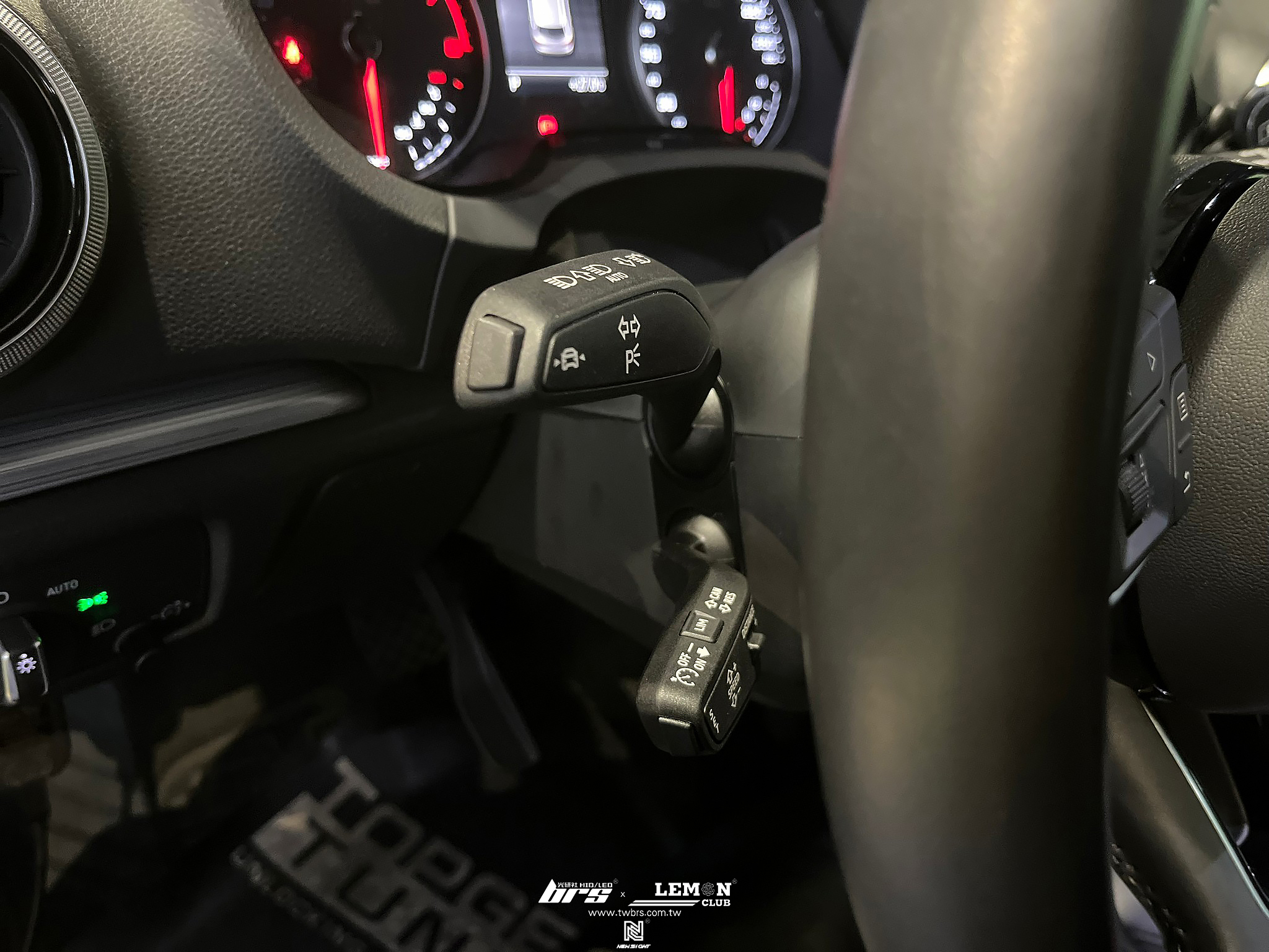 Audi A3 安裝 定速撥桿+方向盤護蓋
