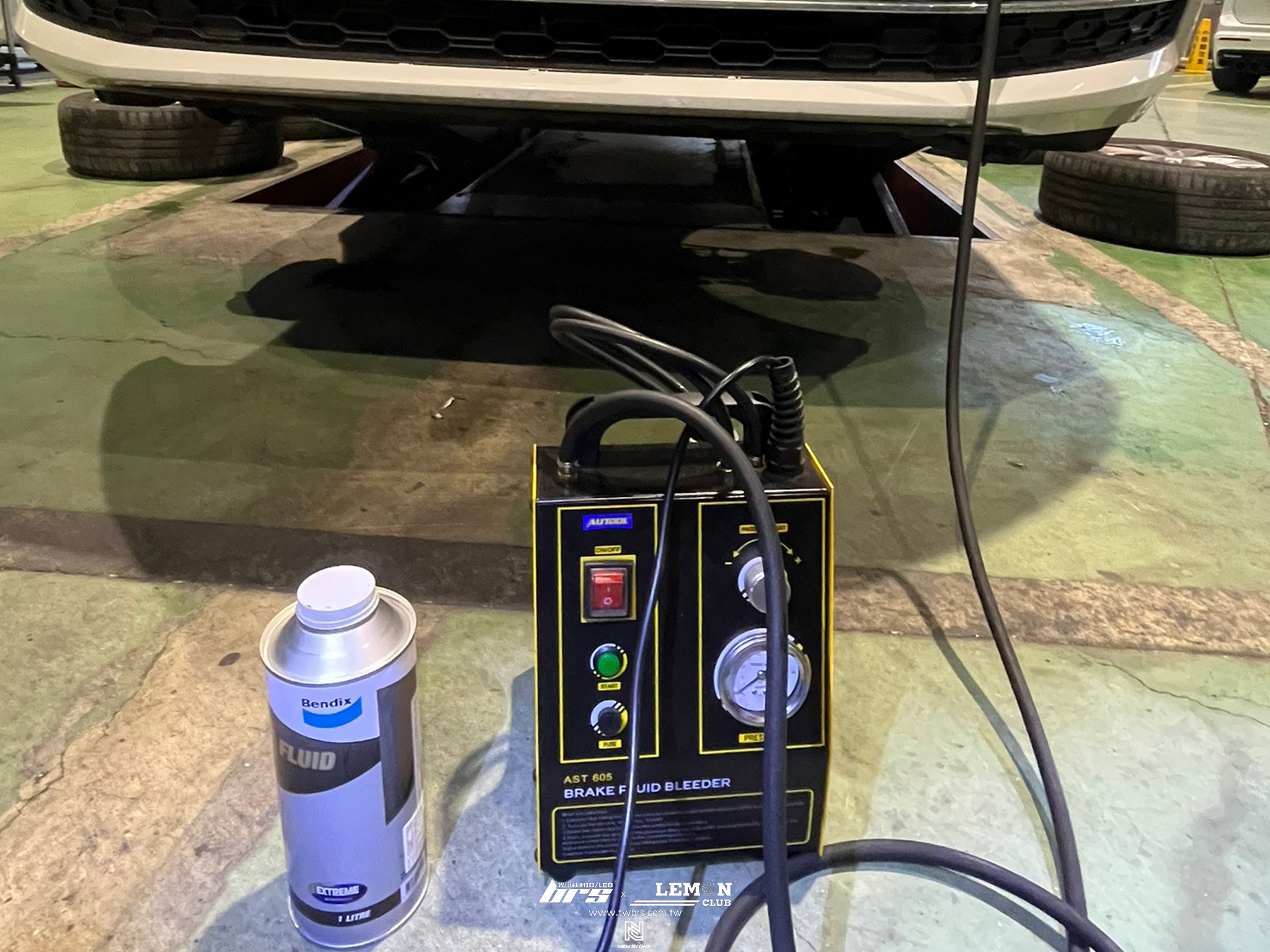 Skoda Octavia 保養(德國Rheinol萊茵機油0W20+原廠機油芯+原廠洩油螺絲+原廠洩油螺絲墊片+DOT4號煞車油+奈米銀抗菌活性碳冷氣濾芯+原廠進氣濾芯)