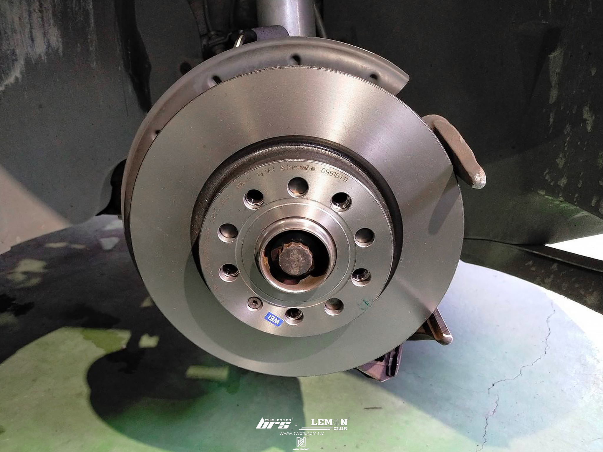 Skoda Yeti 安裝 前Brembo280x22碟盤+後Brembo253x10碟盤+前後Brembo來令片(紅皮)+HiCGER金屬油管