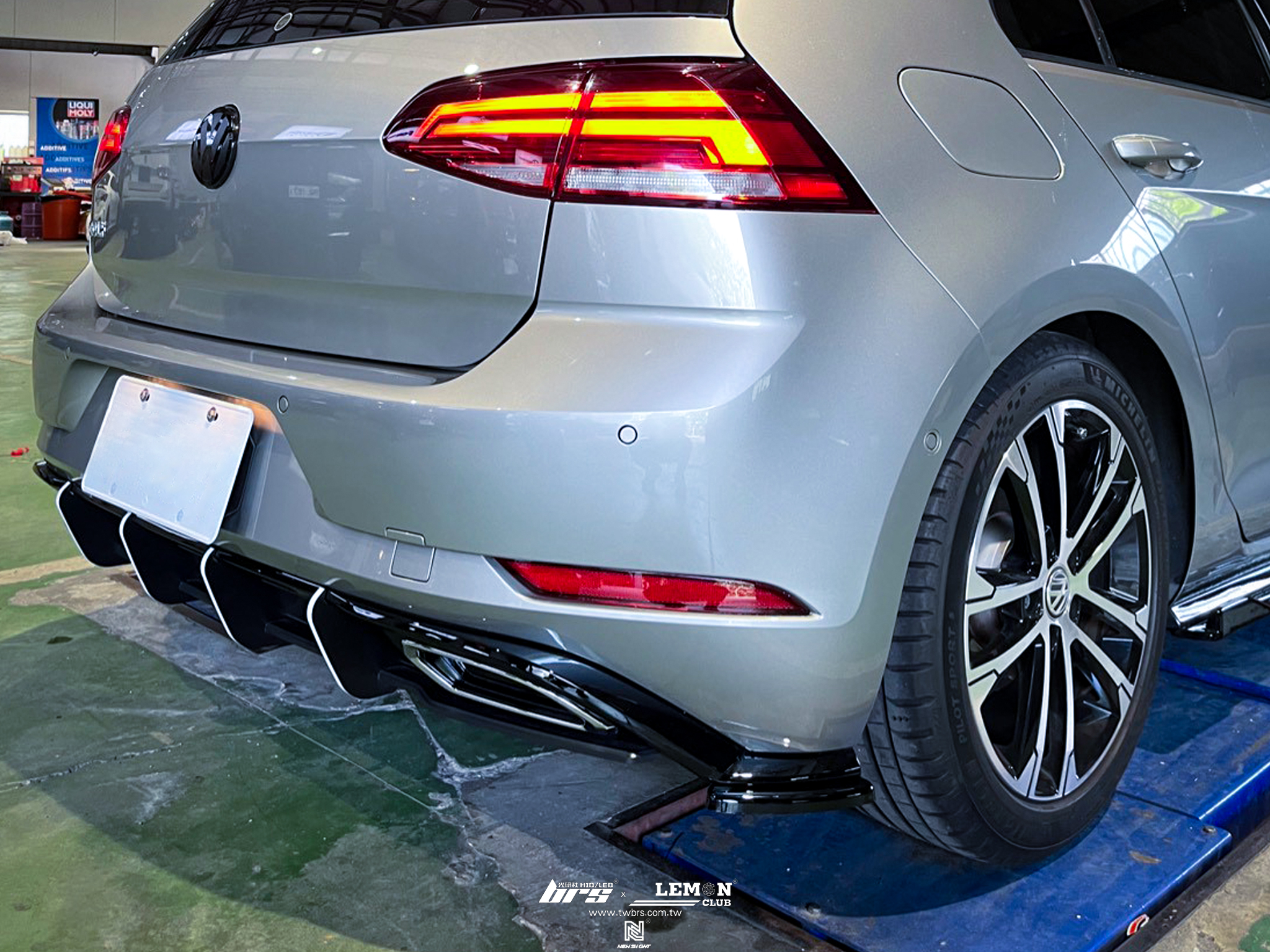 Volkswagen Golf 7.5 安裝 類MAX後下包角+Leyo後雨刷移除塞+副廠類O尾翼專用鴨尾