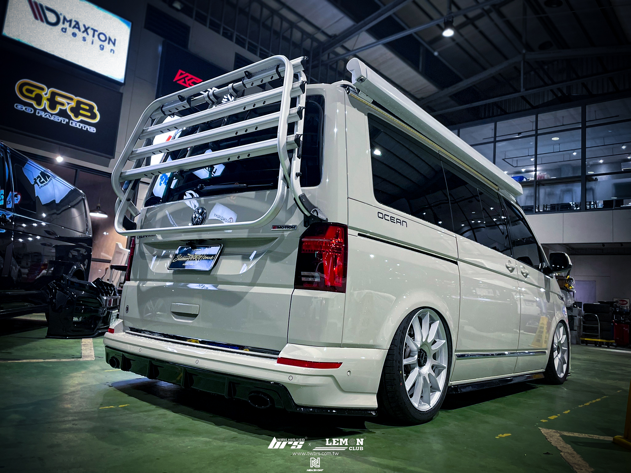 Volkswagen T6.1 California Ocean 安裝