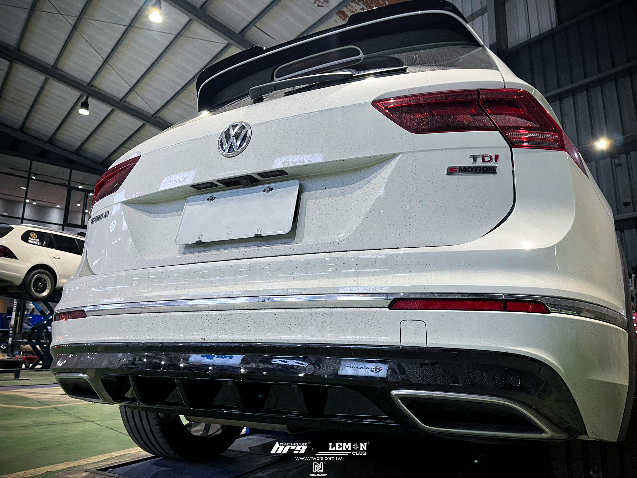 Volkswagen New Tiguan R-Line 安裝 類MAX尾翼+後下擾流
