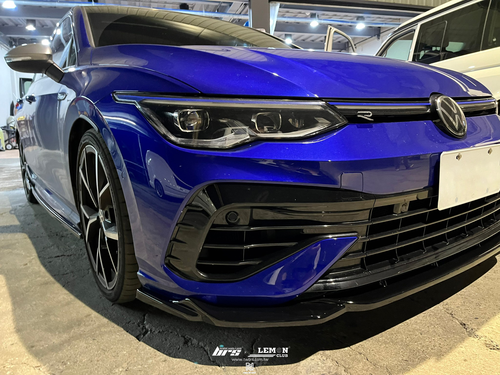Volkswagen Golf 8 R 安裝 類MAX前下巴+類MAX側裙
