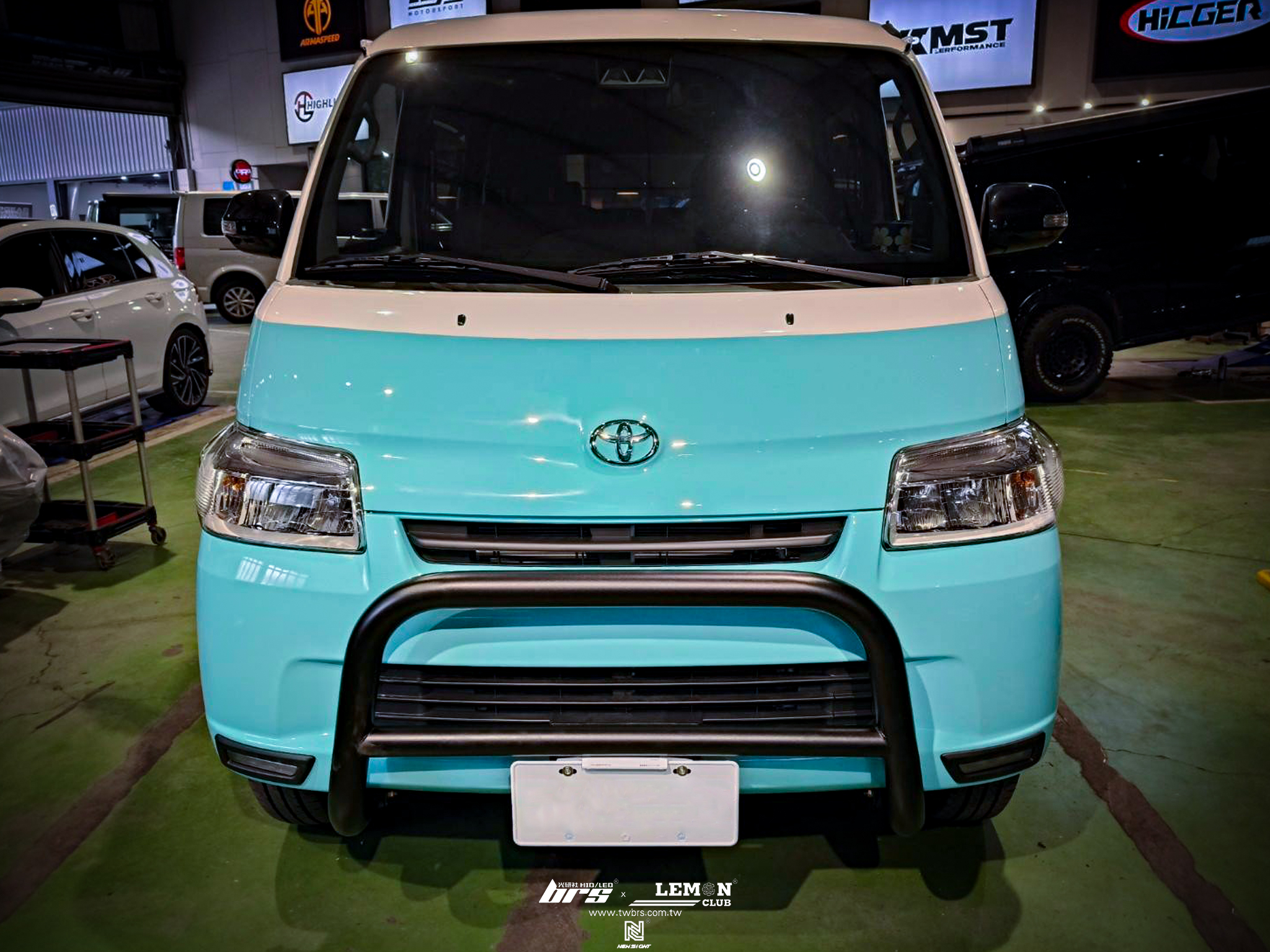 Toyota Town Ace 安裝 前保防撞桿+後保防撞桿