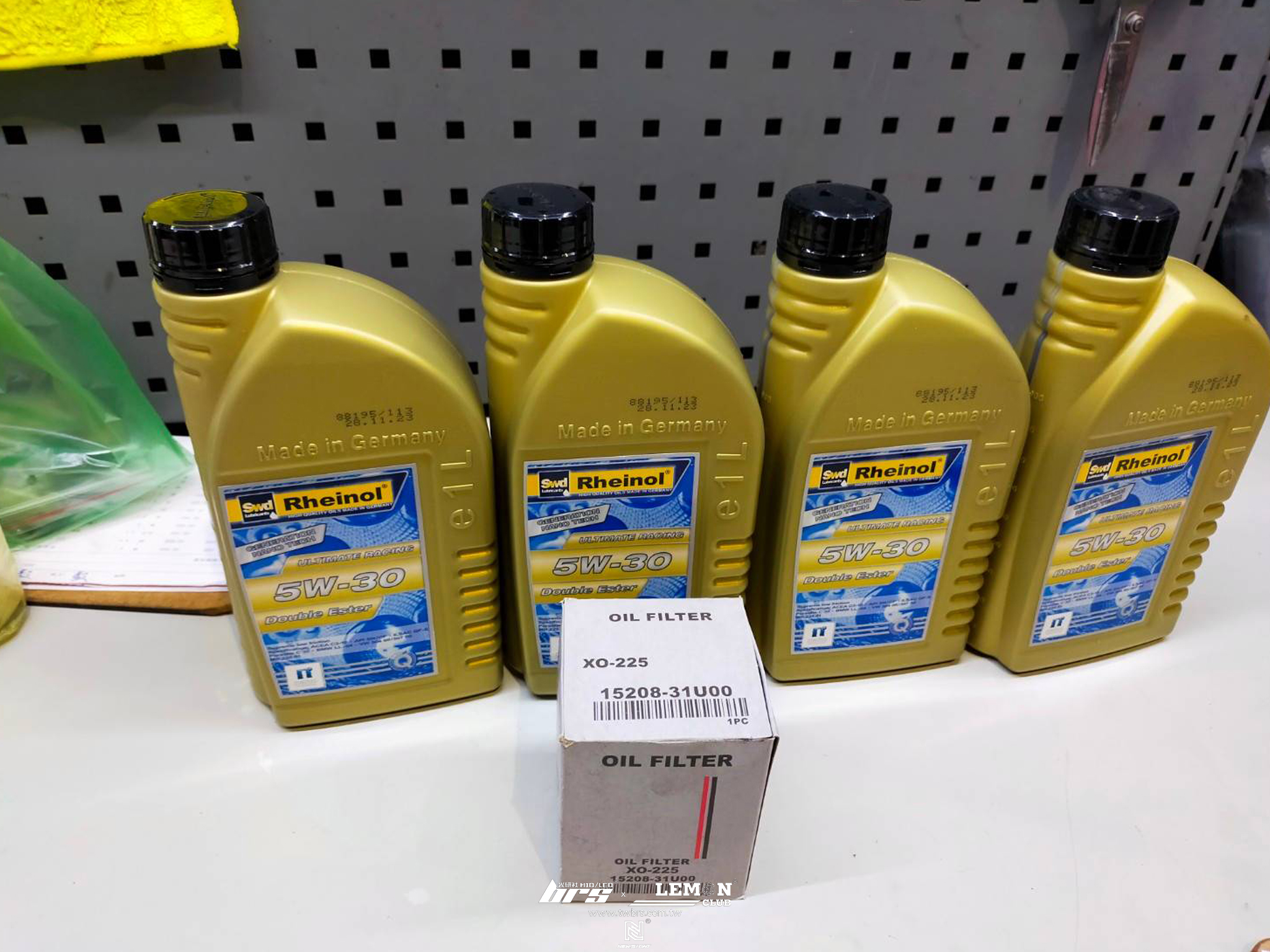 Nissan Tiida 保養 德國Rheinol萊茵機油5W30更換+原廠機油芯更換
