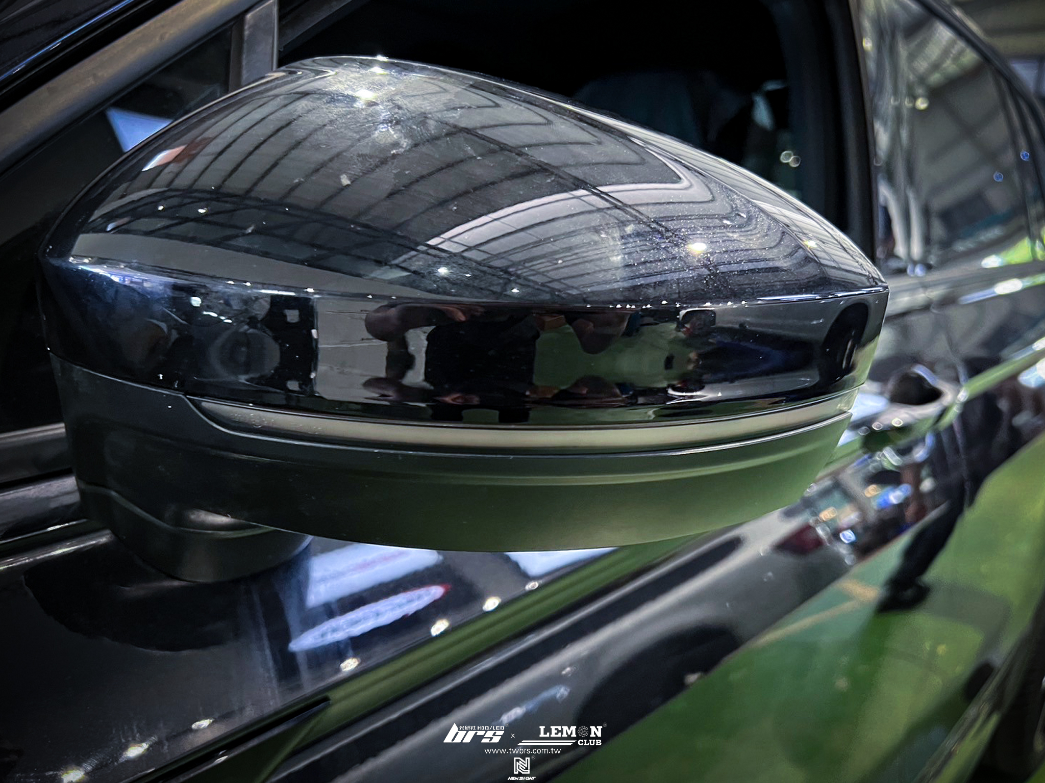 Volkswagen New Tiguan 安裝 專用後視鏡流水LED方向燈