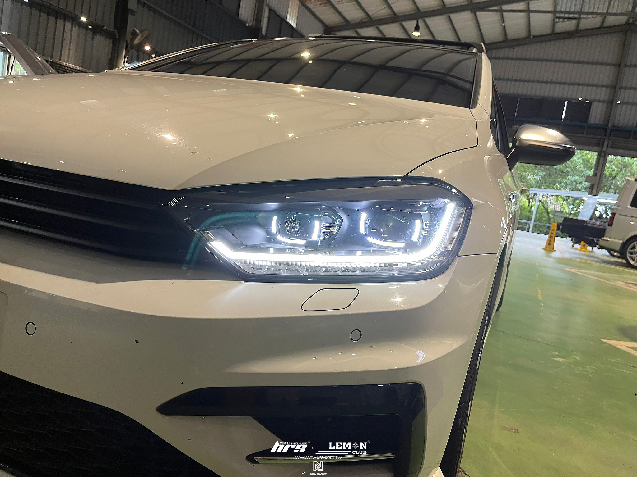 Volkswagen Sportsvan 安裝 導光魚眼大燈總成+HIGHLIGHT SS款(高階款) 6000K LED
