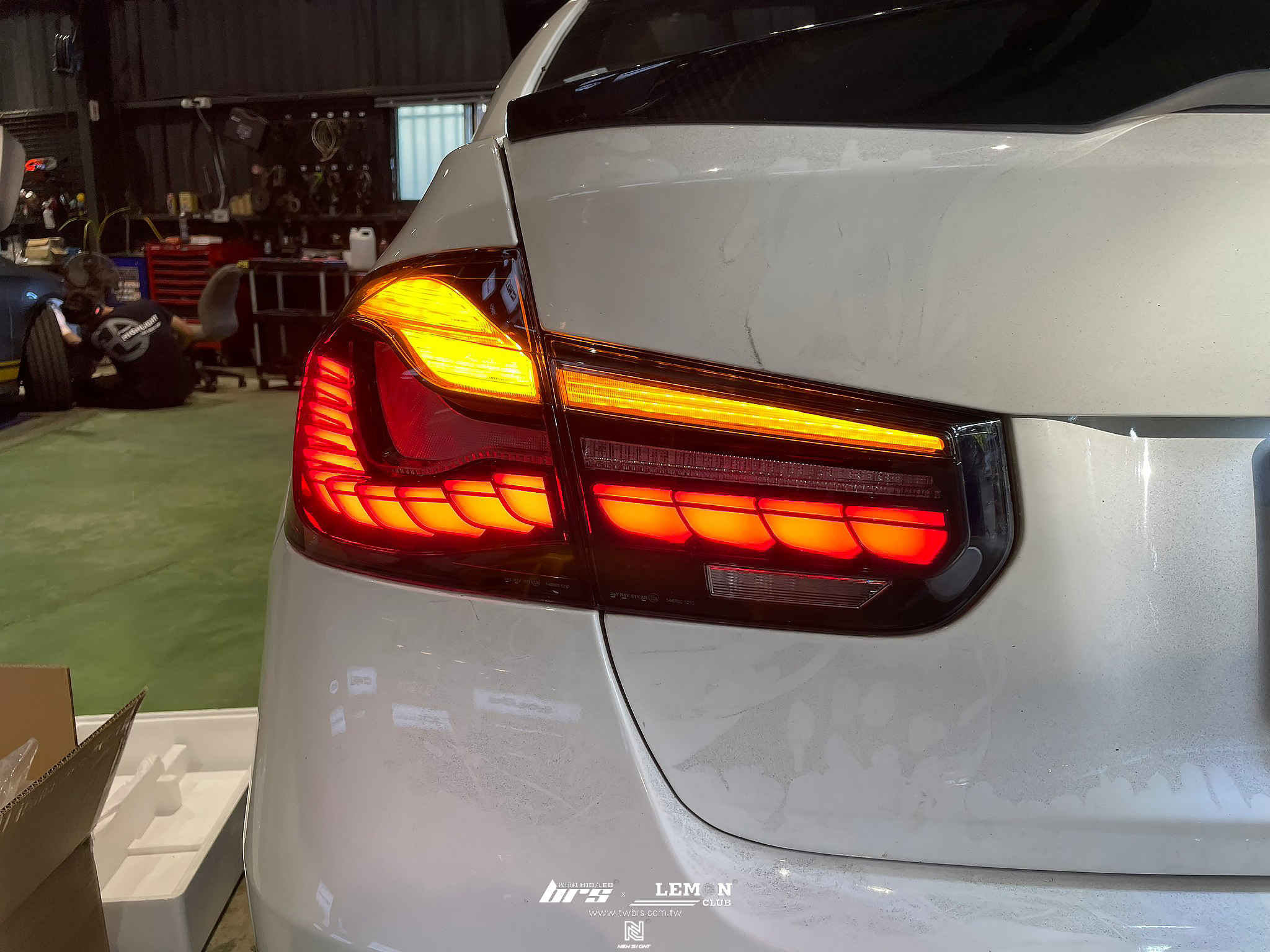 BMW F30 安裝 龍鱗尾燈-燻黑款