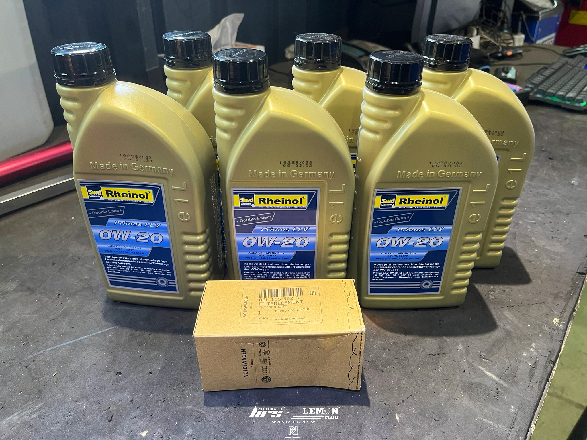 Skoda Superb 保養(德國Rheinol萊茵機油0W20+原廠機油芯)