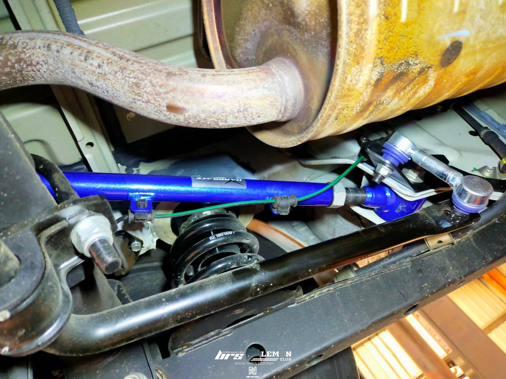 Toyota Town Ace 安裝 HARDRACE後上拉桿+四輪定位